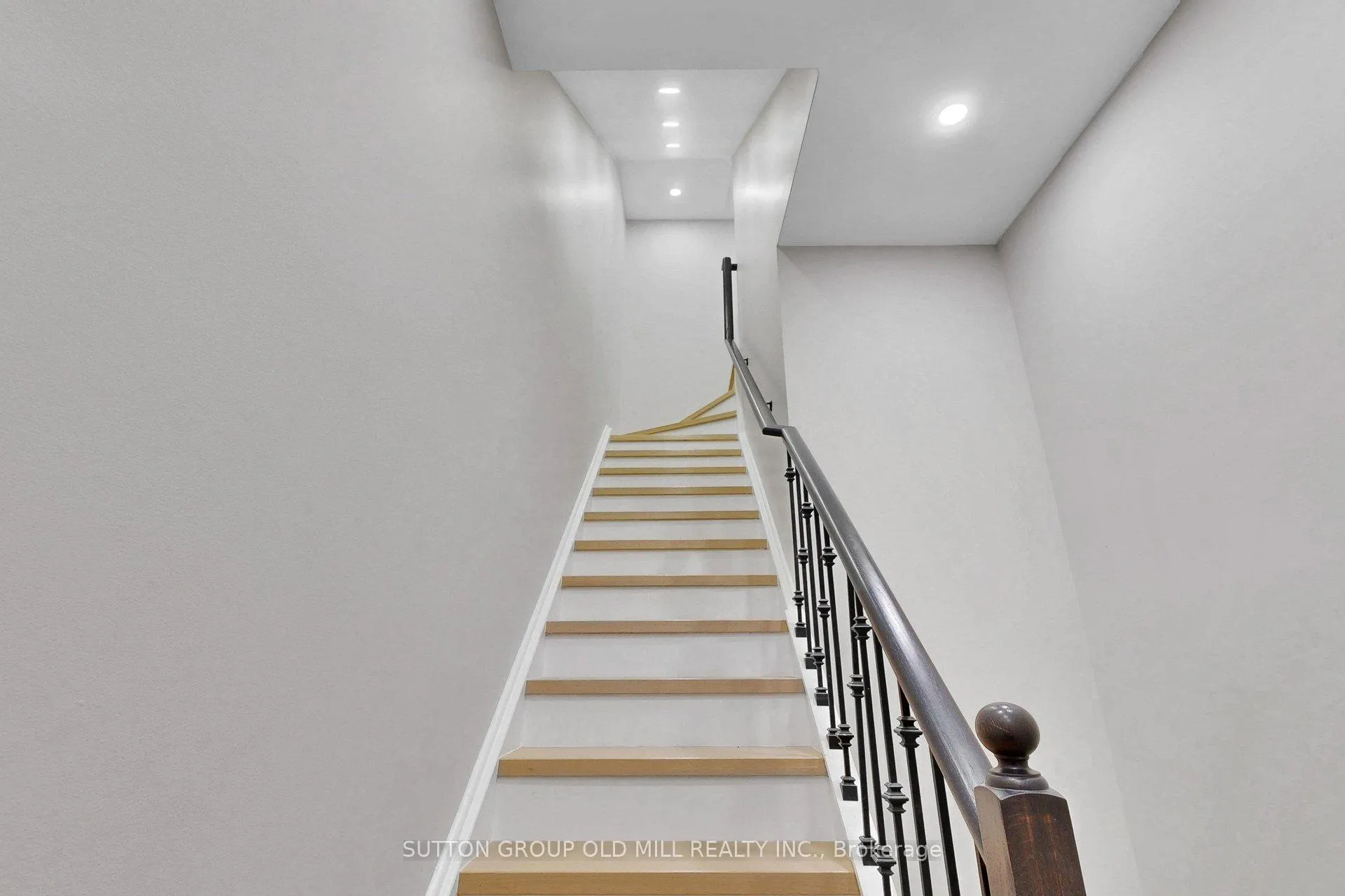 Photo 5 of Unit 1402, 12 Sudbury Street, Toronto, Niagara — HOMEH