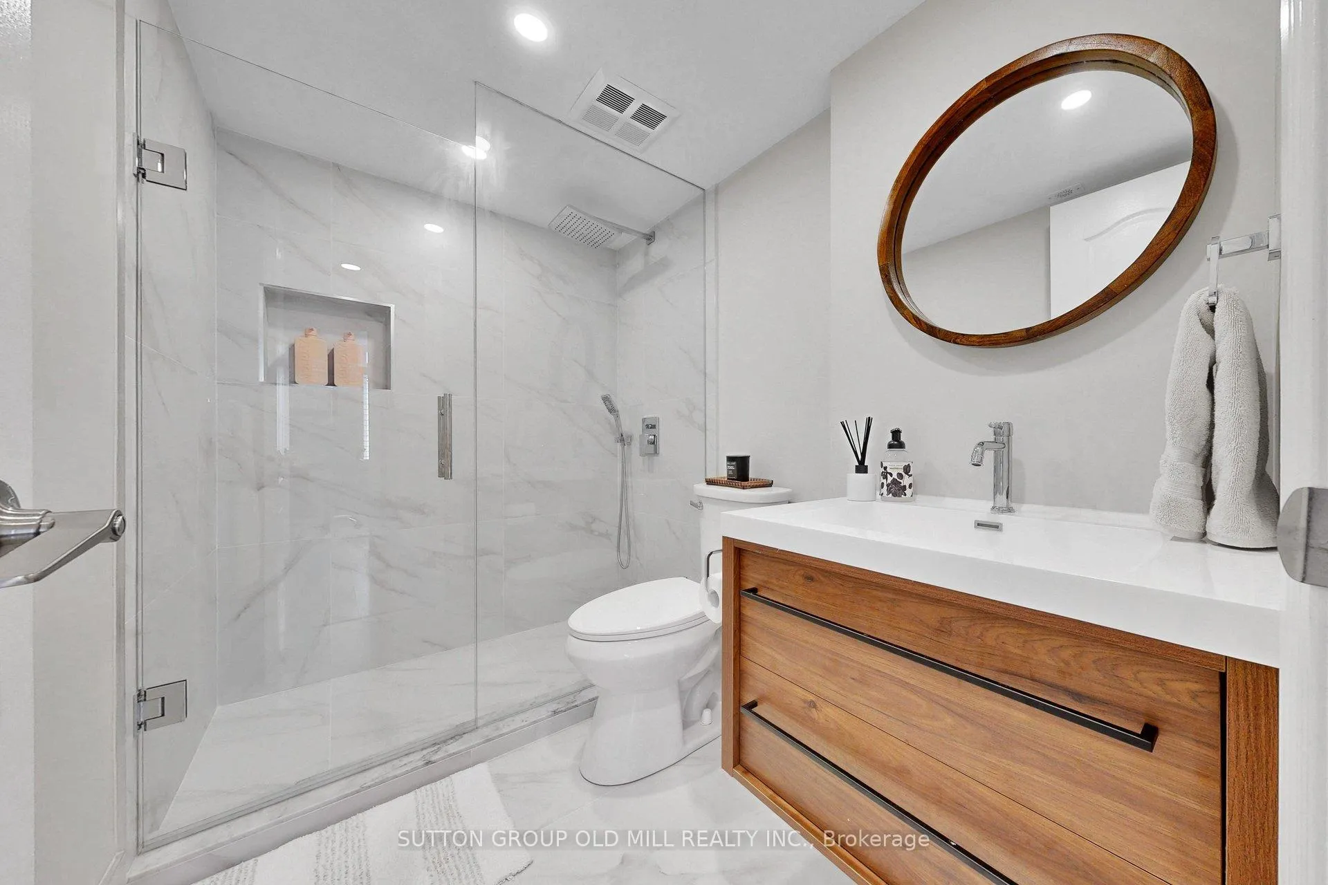 Photo 21 of Unit 1402, 12 Sudbury Street, Toronto, Niagara — HOMEH