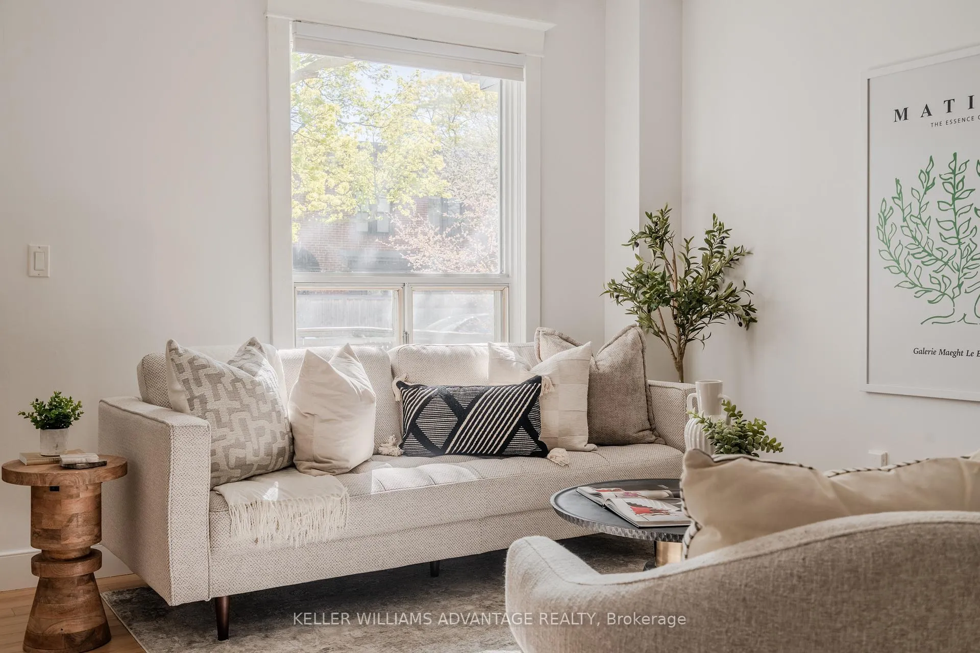 Photo 5 of 182 Pickering Street, Toronto, East End-Danforth — HOMEH