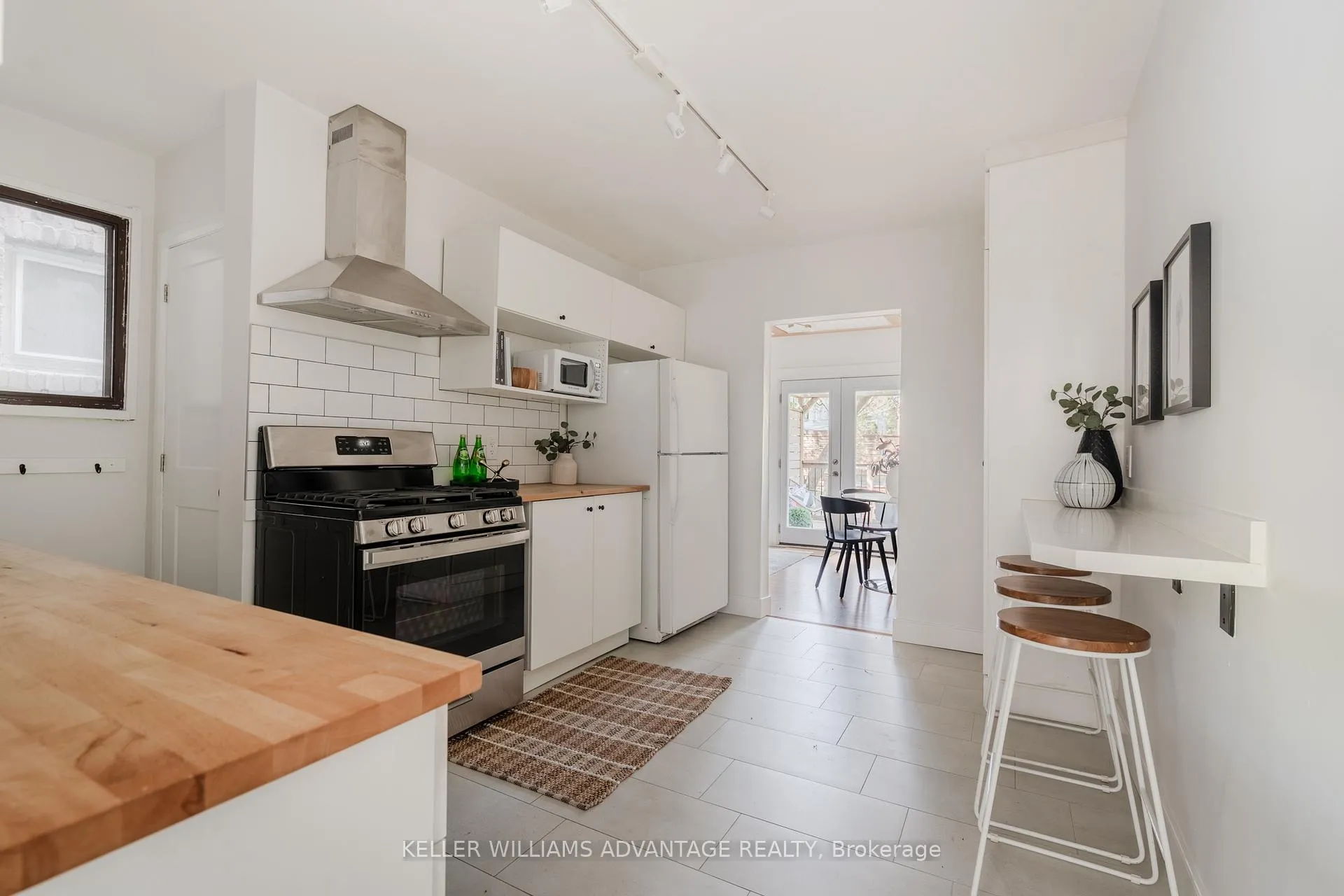 Photo 8 of 182 Pickering Street, Toronto, East End-Danforth — HOMEH