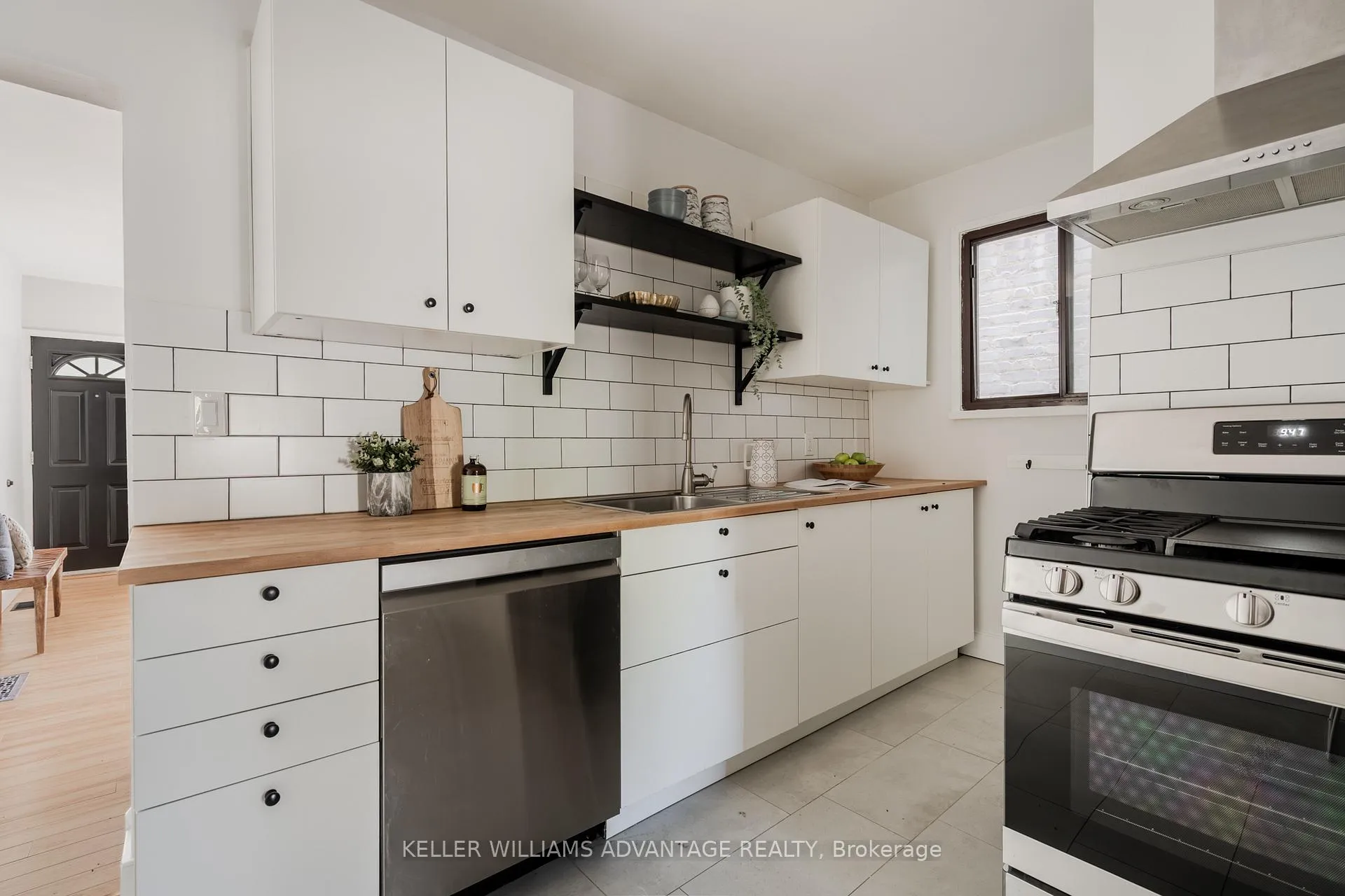 Photo 9 of 182 Pickering Street, Toronto, East End-Danforth — HOMEH