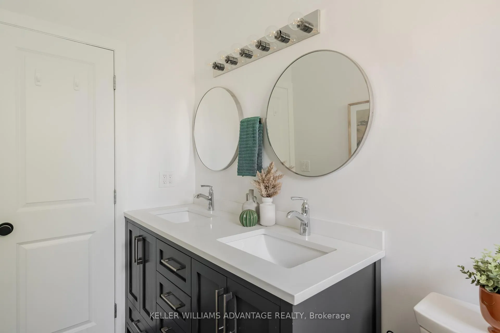 Photo 22 of 182 Pickering Street, Toronto, East End-Danforth — HOMEH