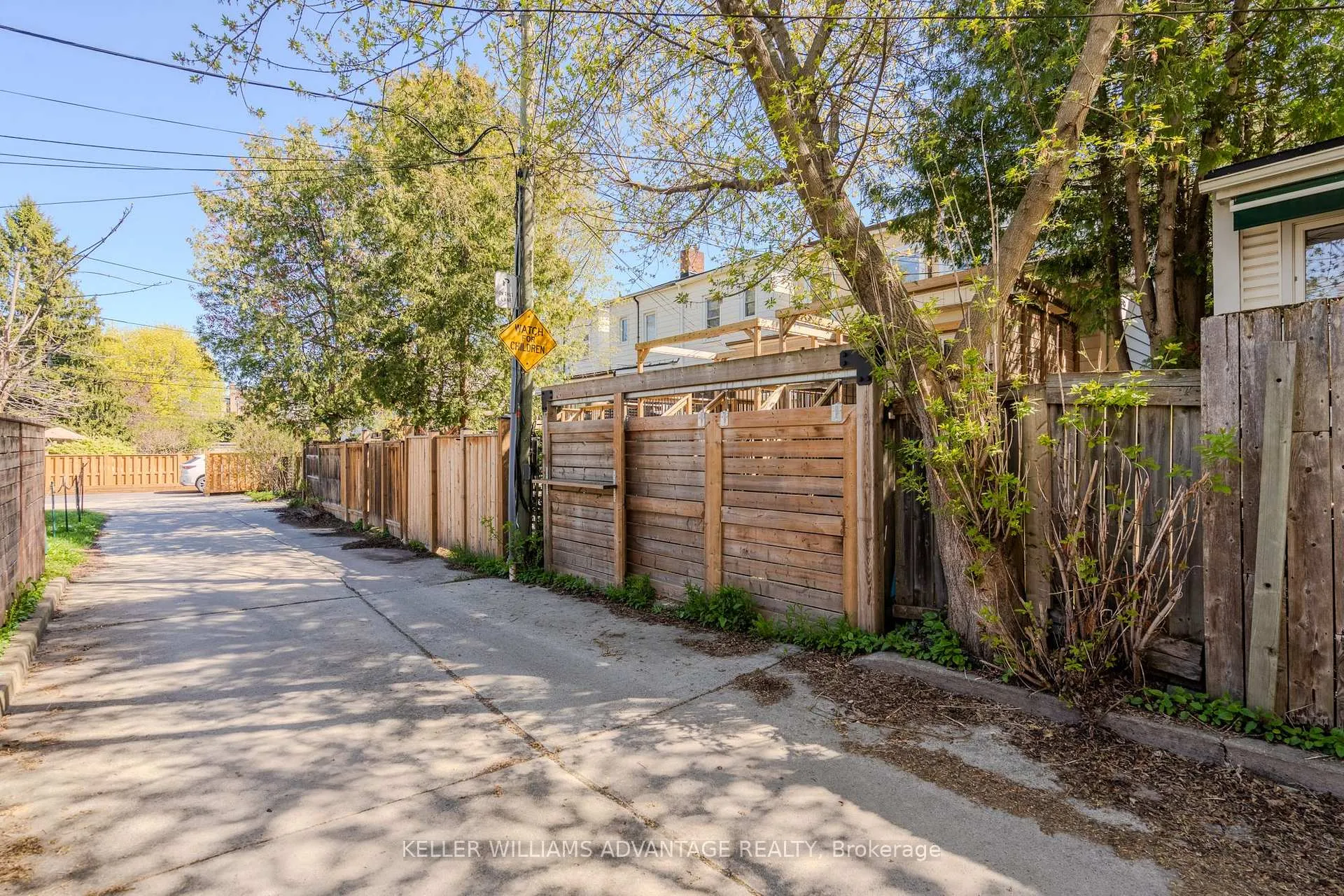 Photo 31 of 182 Pickering Street, Toronto, East End-Danforth — HOMEH