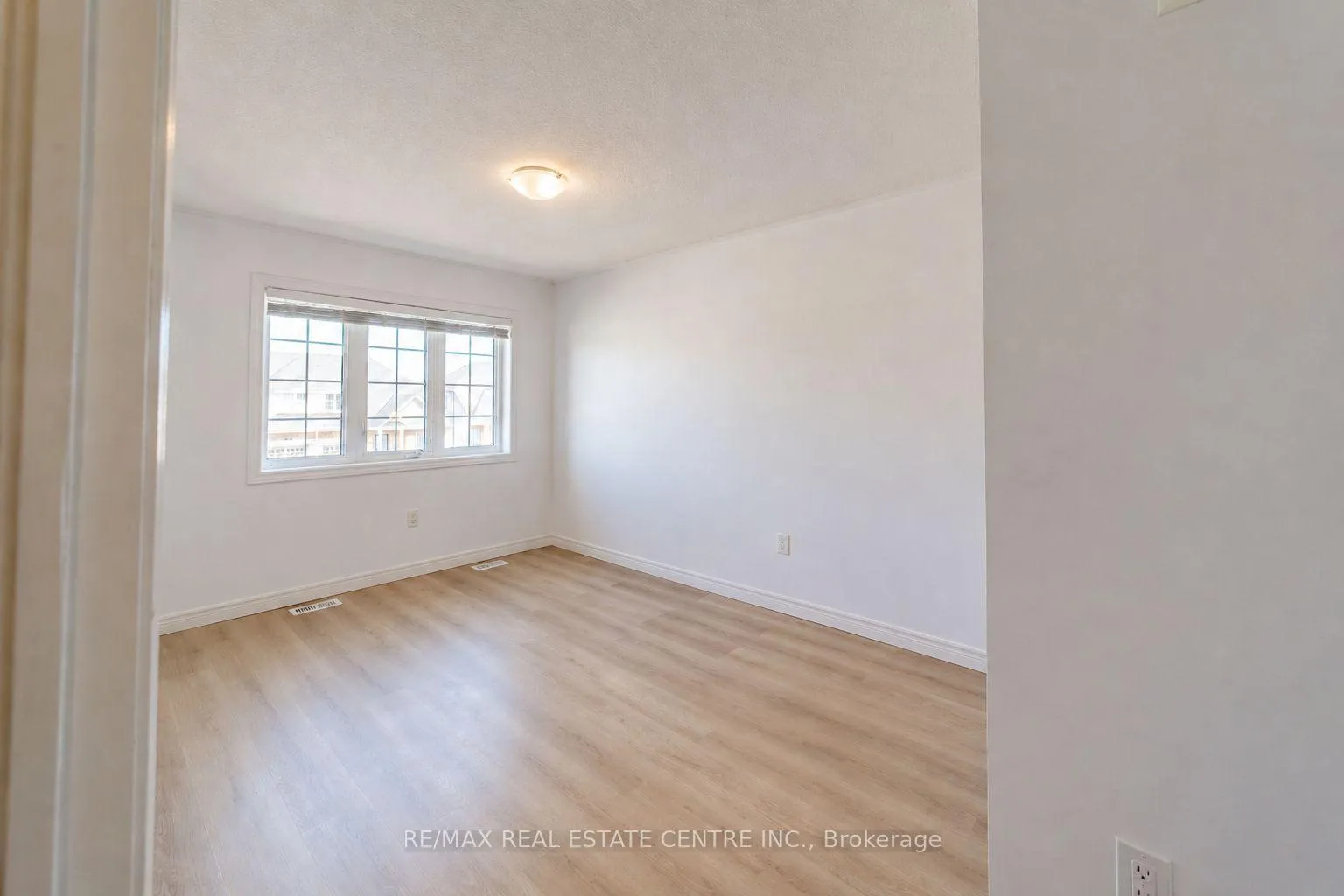 Photo 13 of 341 Stewart Street, Shelburne — HOMEH