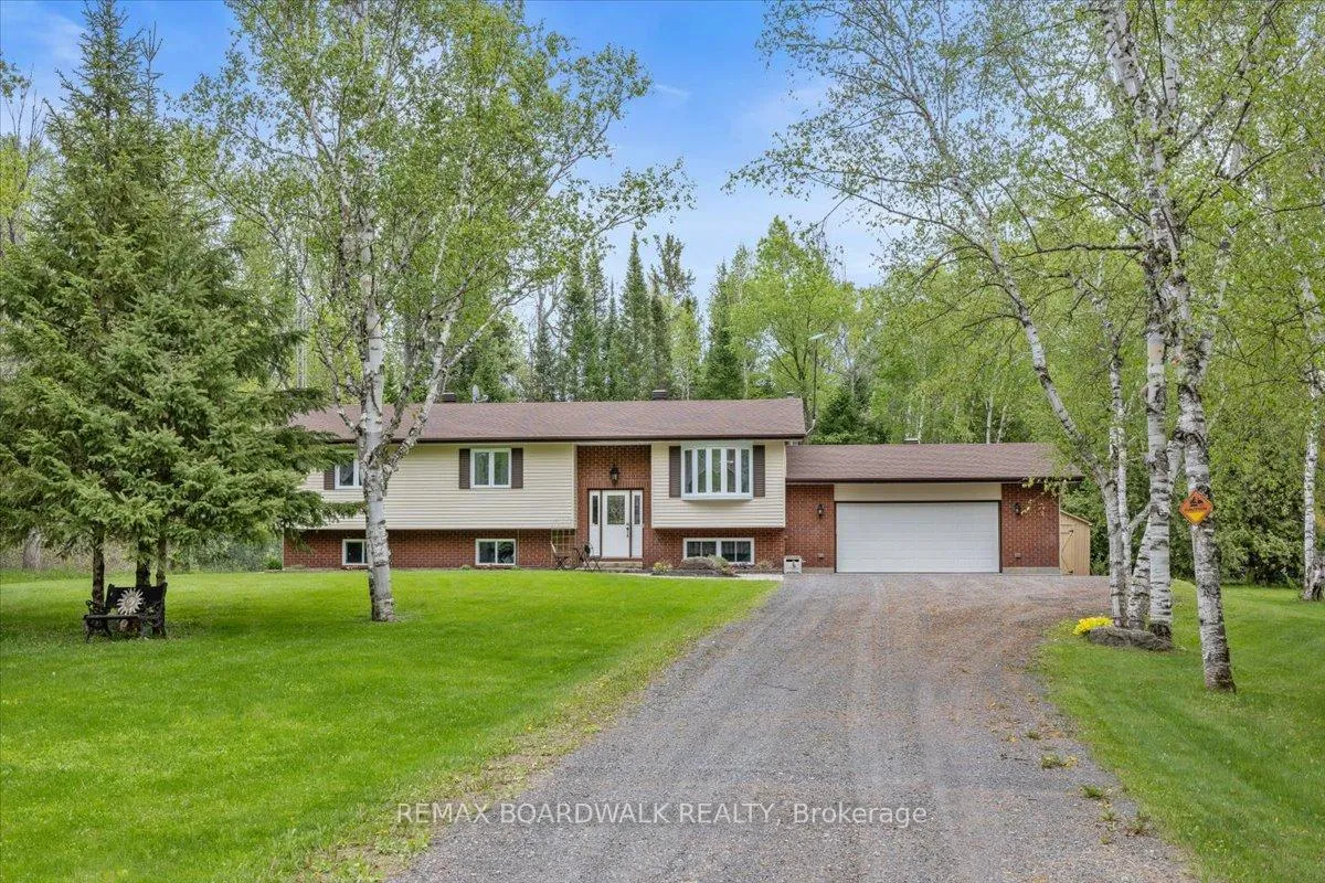Photo 1 of 261 Kings Creek Road, Beckwith, Beckwith Twp — HOMEH