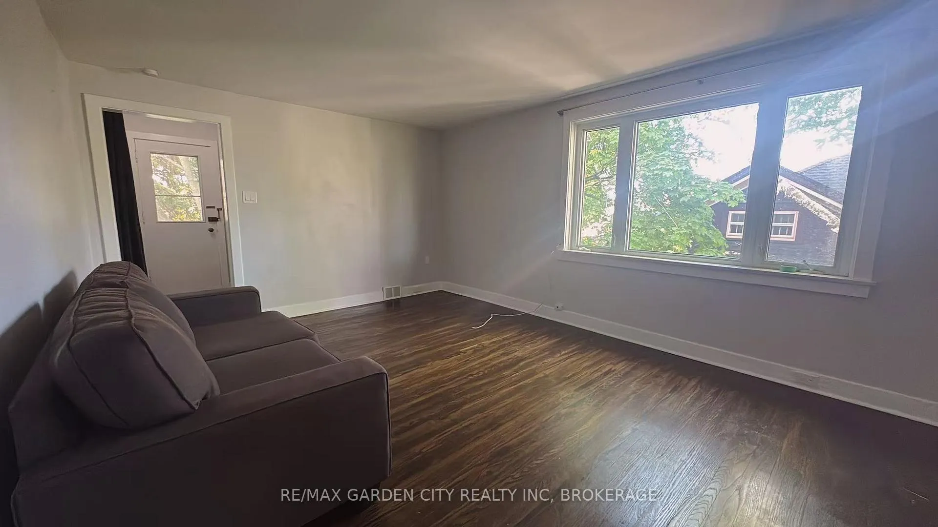 Photo 8 of Unit 3, 5 College Street, St. Catharines, Downtown — HOMEH