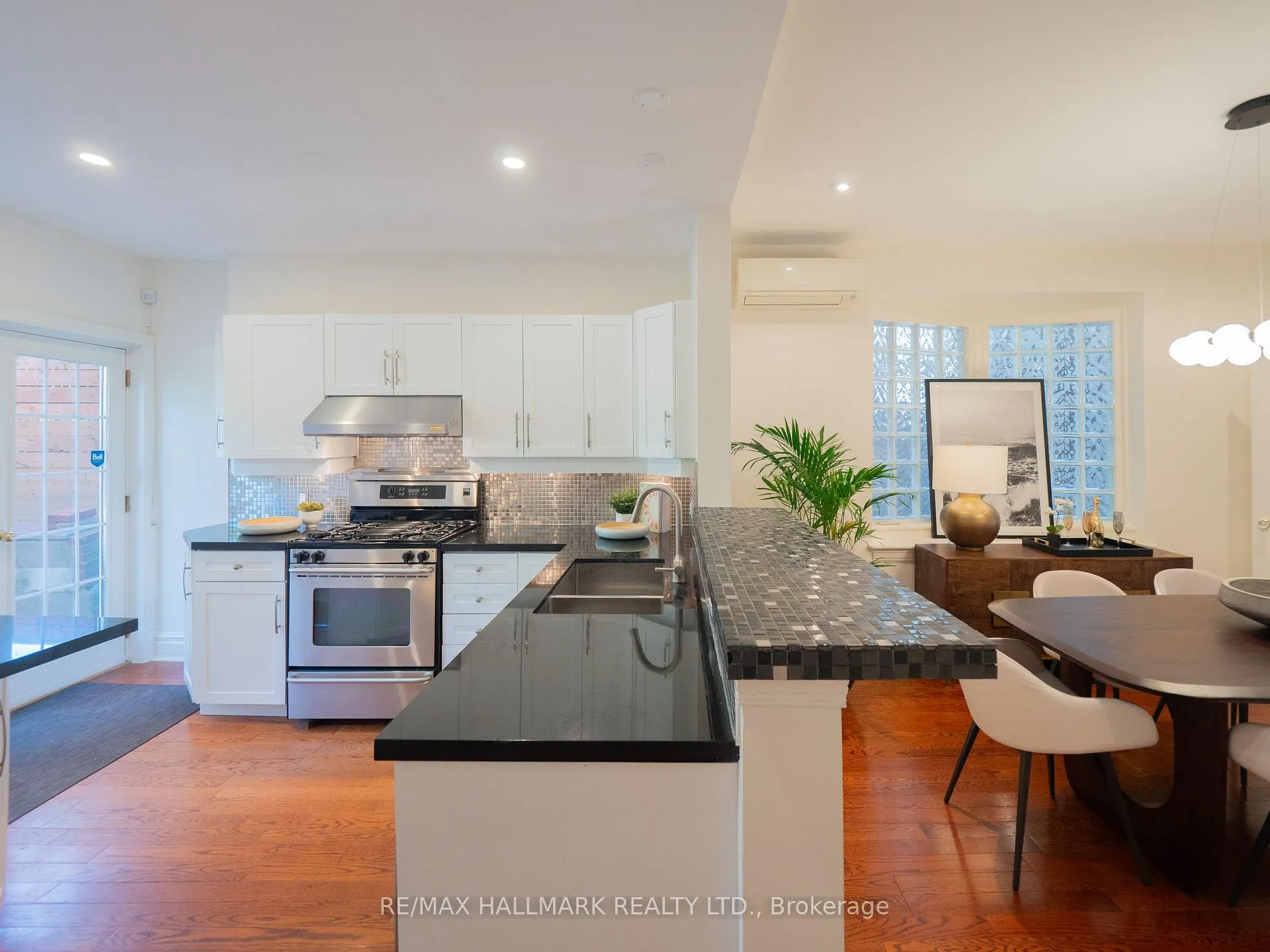 Photo 15 of 4 Albemarle Avenue, Toronto, North Riverdale — HOMEH