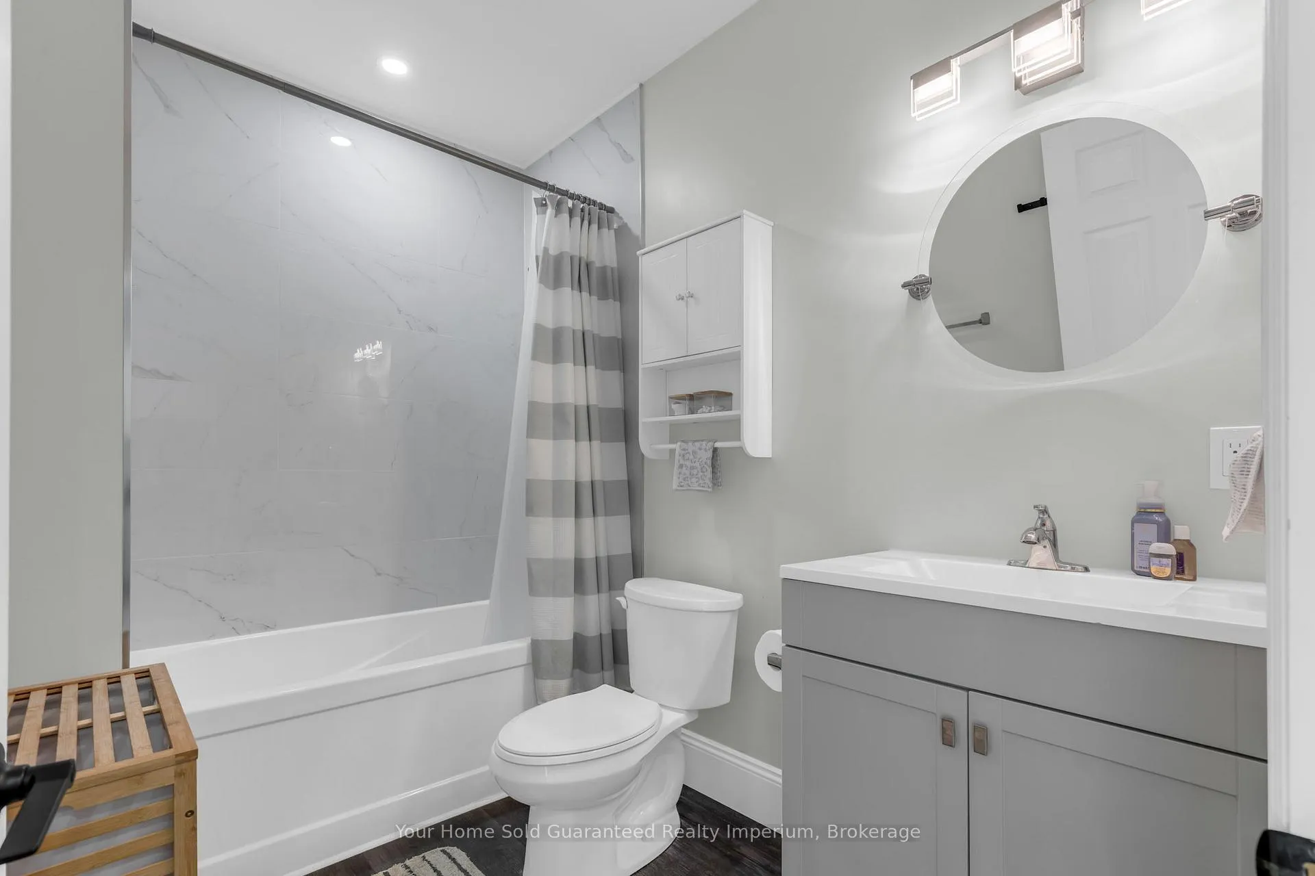 Photo 11 of 57 Richmond Avenue, St. Catharines, E. Chester — HOMEH