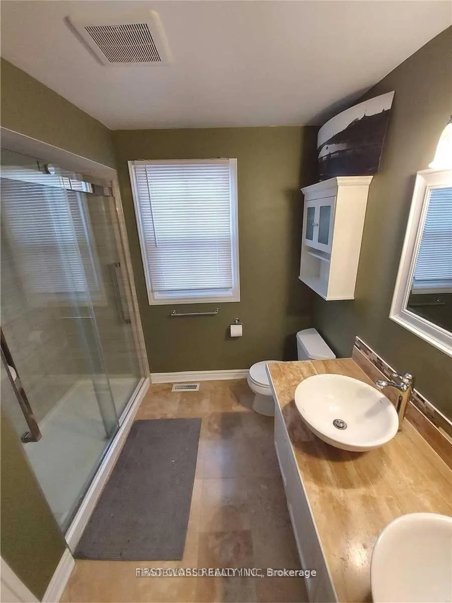 Photo 3 of Unit M&2nd, 880 Leslie Valley Drive, Newmarket, Huron Heights-Leslie Valley — HOMEH