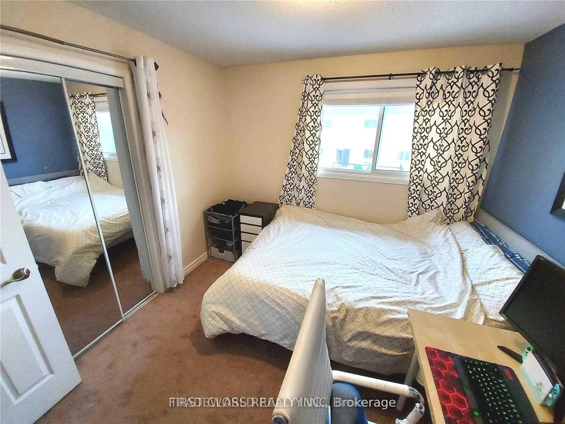 Photo 6 of Unit M&2nd, 880 Leslie Valley Drive, Newmarket, Huron Heights-Leslie Valley — HOMEH