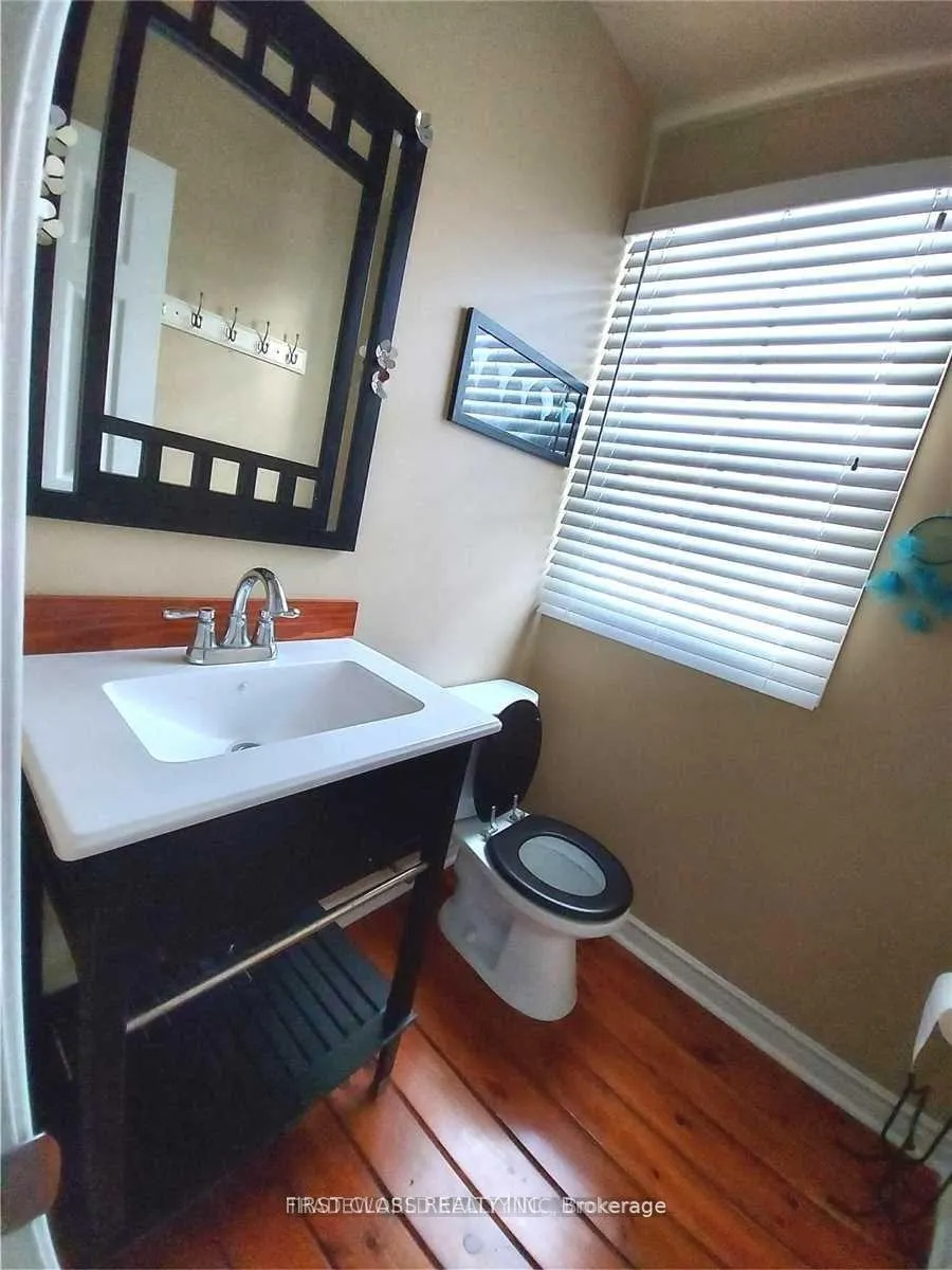Photo 7 of Unit M&2nd, 880 Leslie Valley Drive, Newmarket, Huron Heights-Leslie Valley — HOMEH