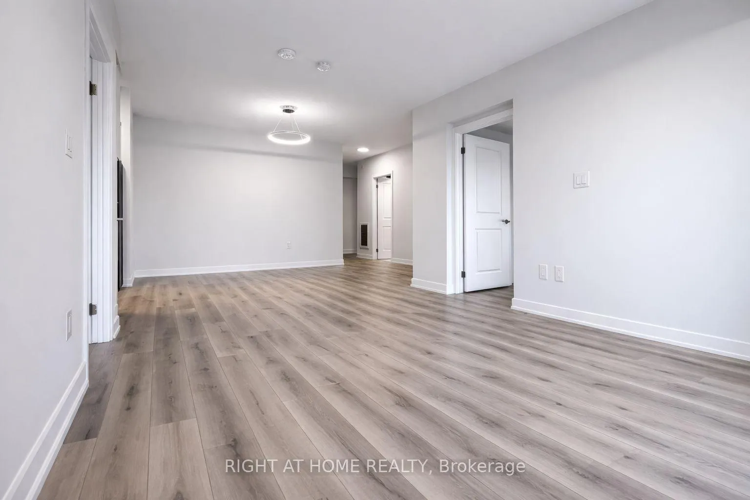 Photo 5 of Unit 403, 1475 Whites Road, Pickering, Woodlands — HOMEH