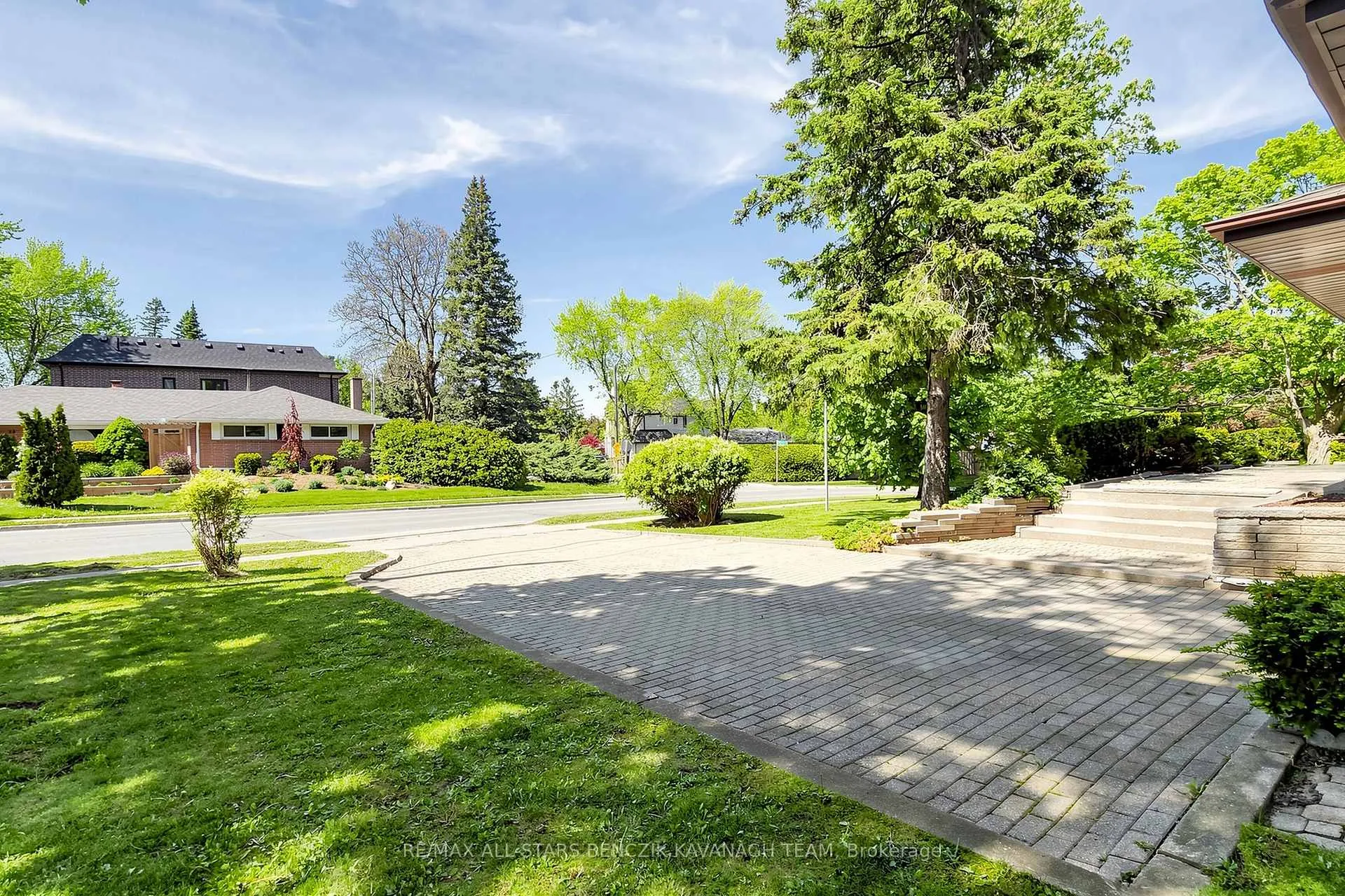 Photo 5 of 21 Ramona Boulevard, Markham, Old Markham Village — HOMEH