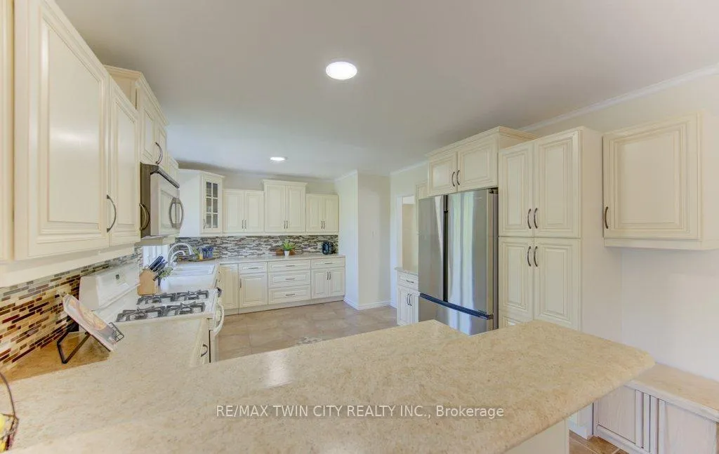 Photo 18 of 3429 Nafziger Road, Wellesley — HOMEH