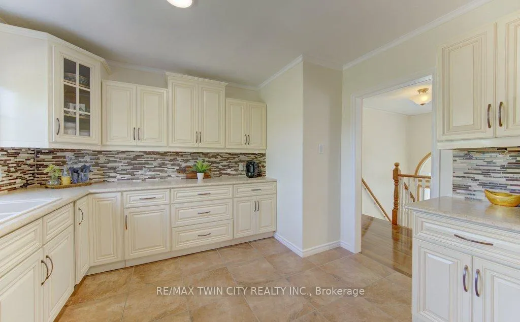 Photo 21 of 3429 Nafziger Road, Wellesley — HOMEH