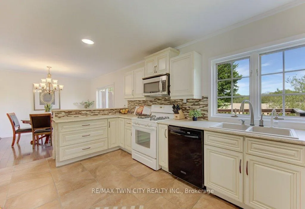 Photo 27 of 3429 Nafziger Road, Wellesley — HOMEH