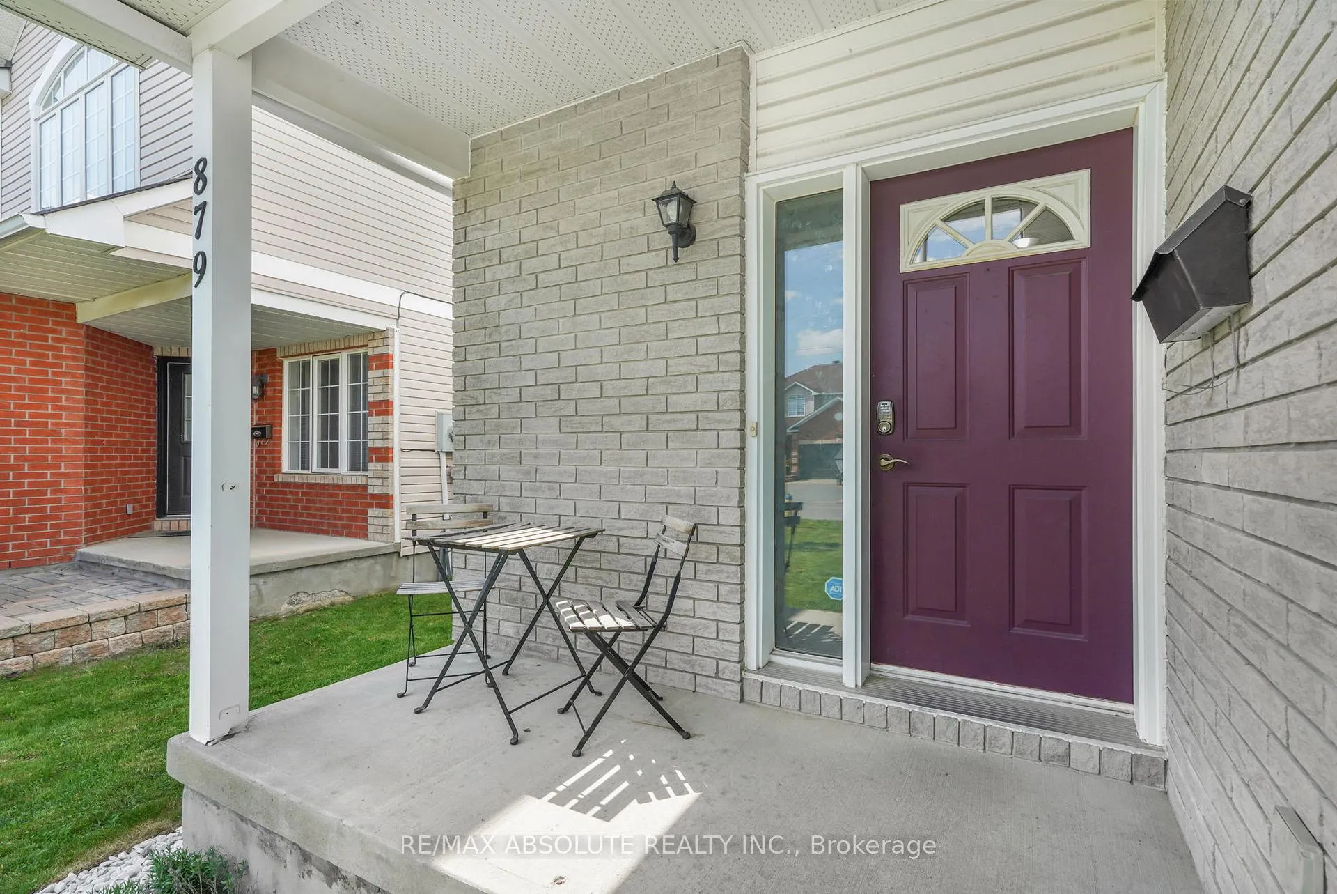 Photo 2 of 879 Paradise Crescent, Ottawa, Fallingbrook/Gardenway South — HOMEH