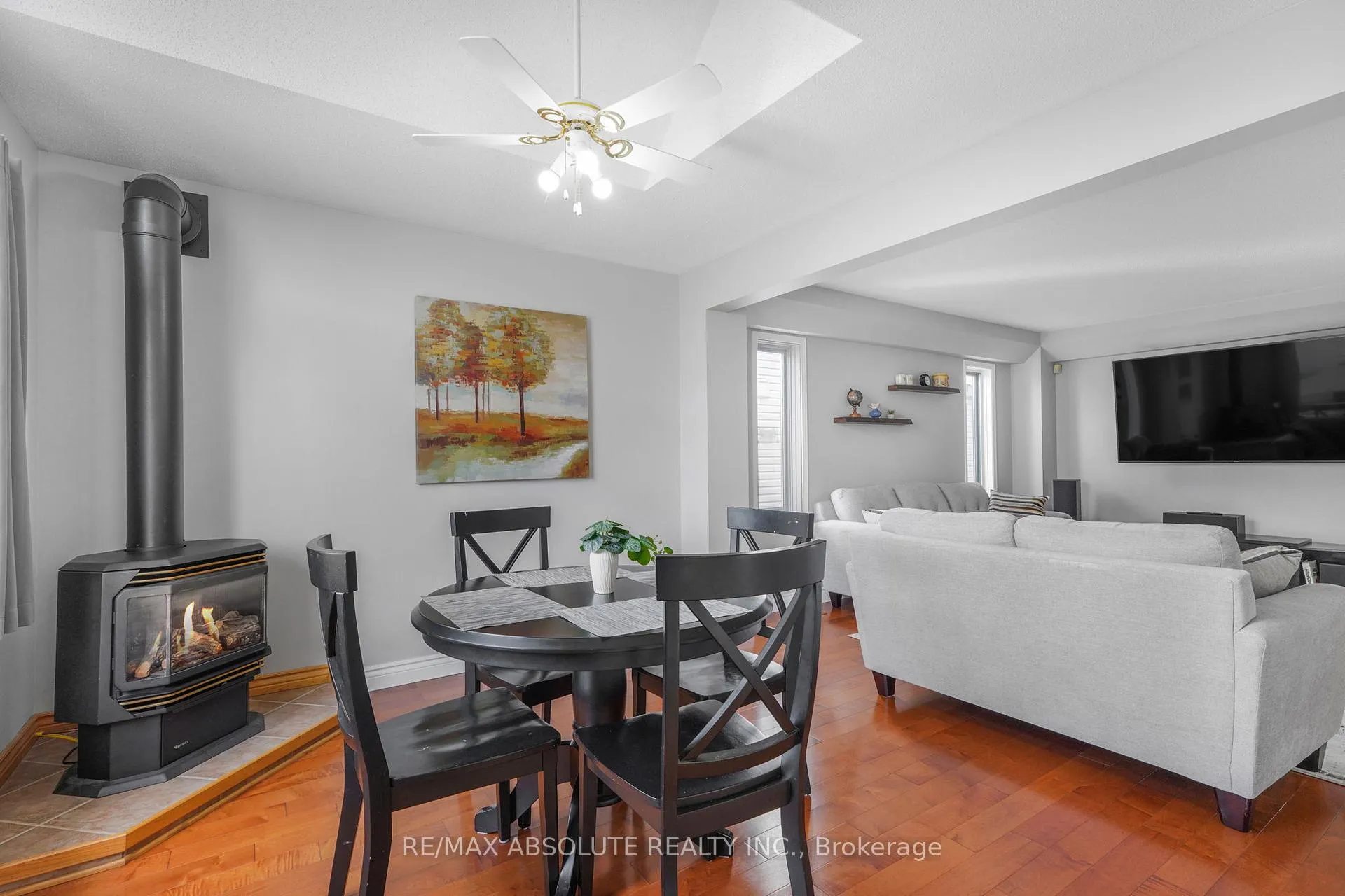 Photo 12 of 879 Paradise Crescent, Ottawa, Fallingbrook/Gardenway South — HOMEH
