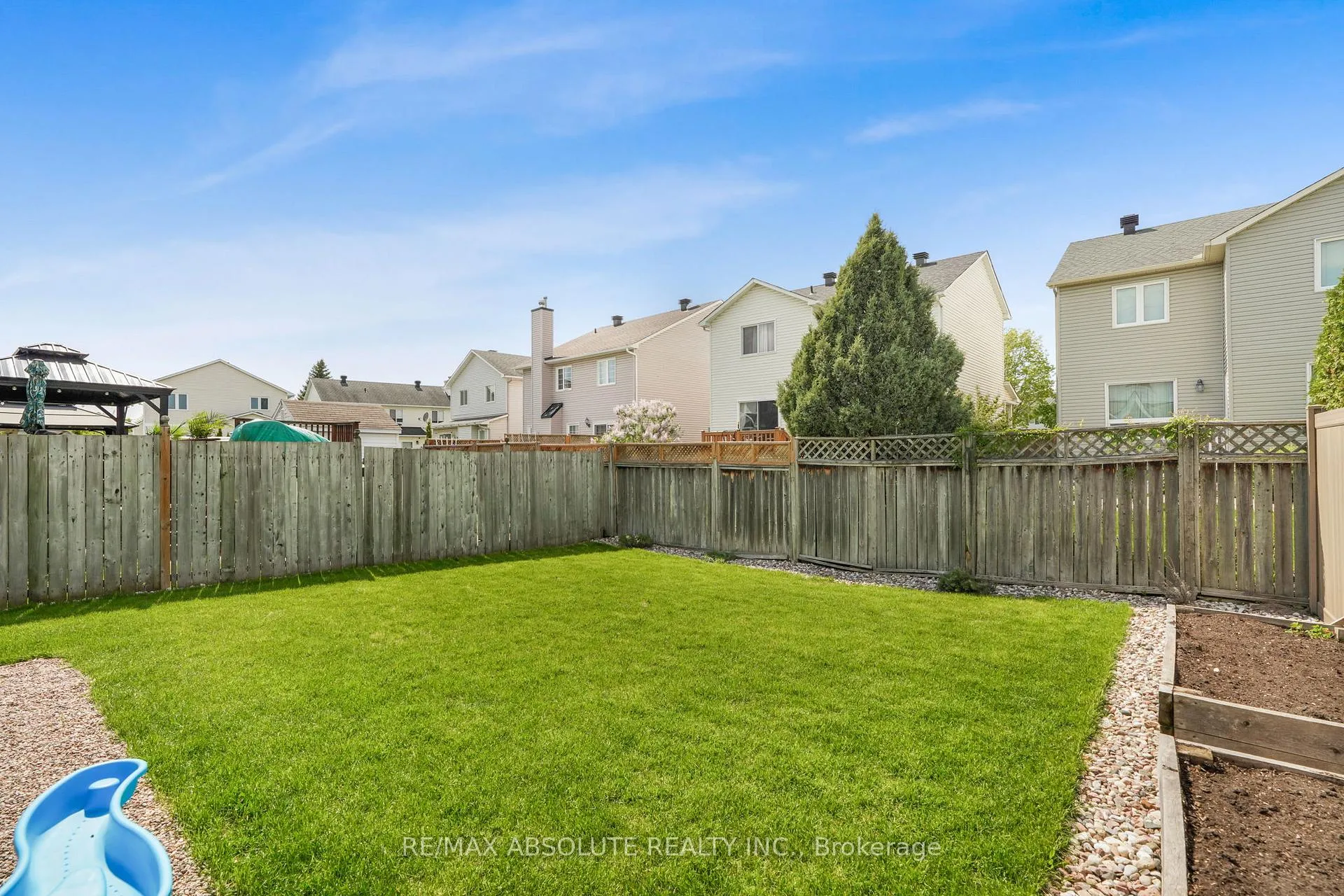 Photo 25 of 879 Paradise Crescent, Ottawa, Fallingbrook/Gardenway South — HOMEH