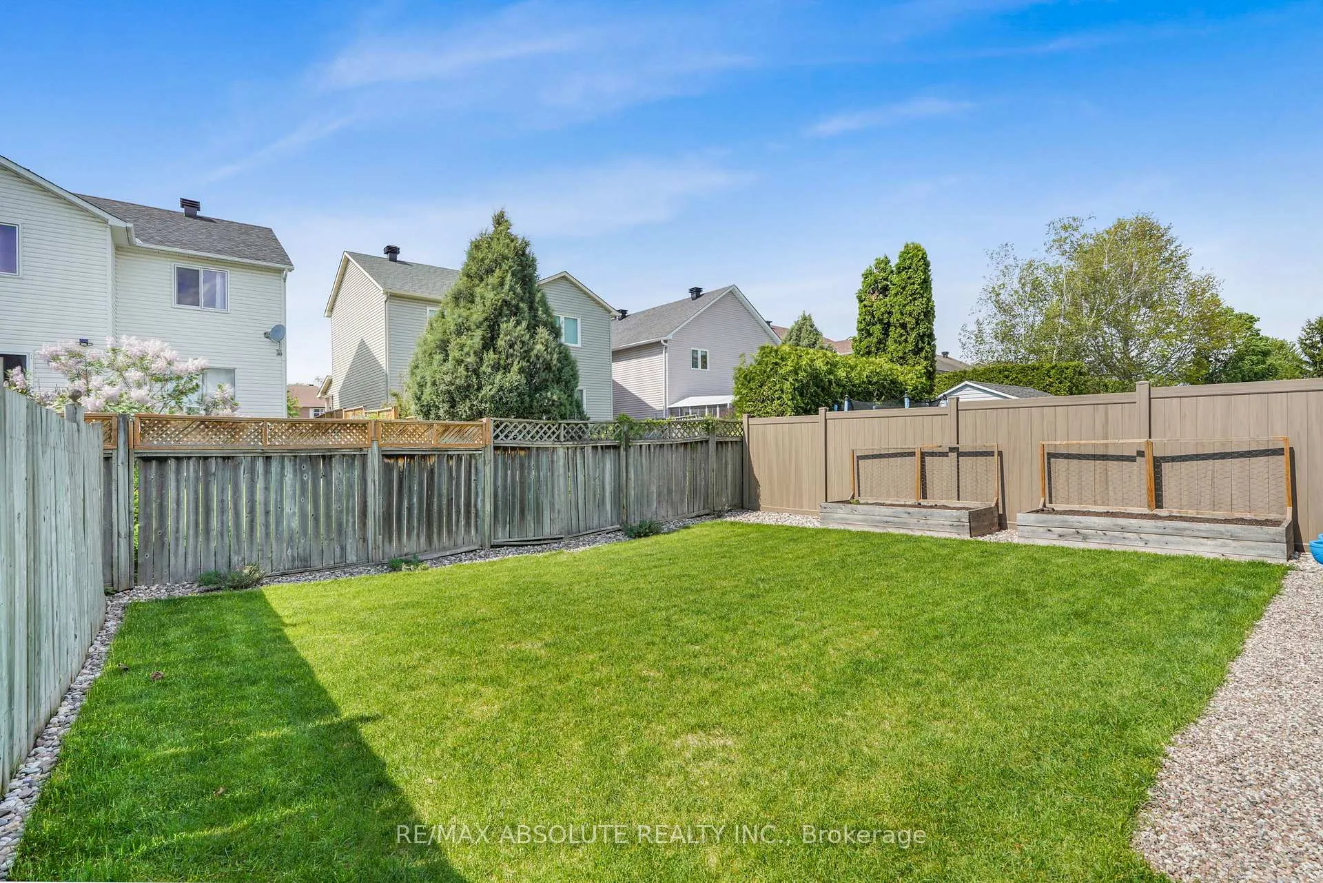 Photo 26 of 879 Paradise Crescent, Ottawa, Fallingbrook/Gardenway South — HOMEH