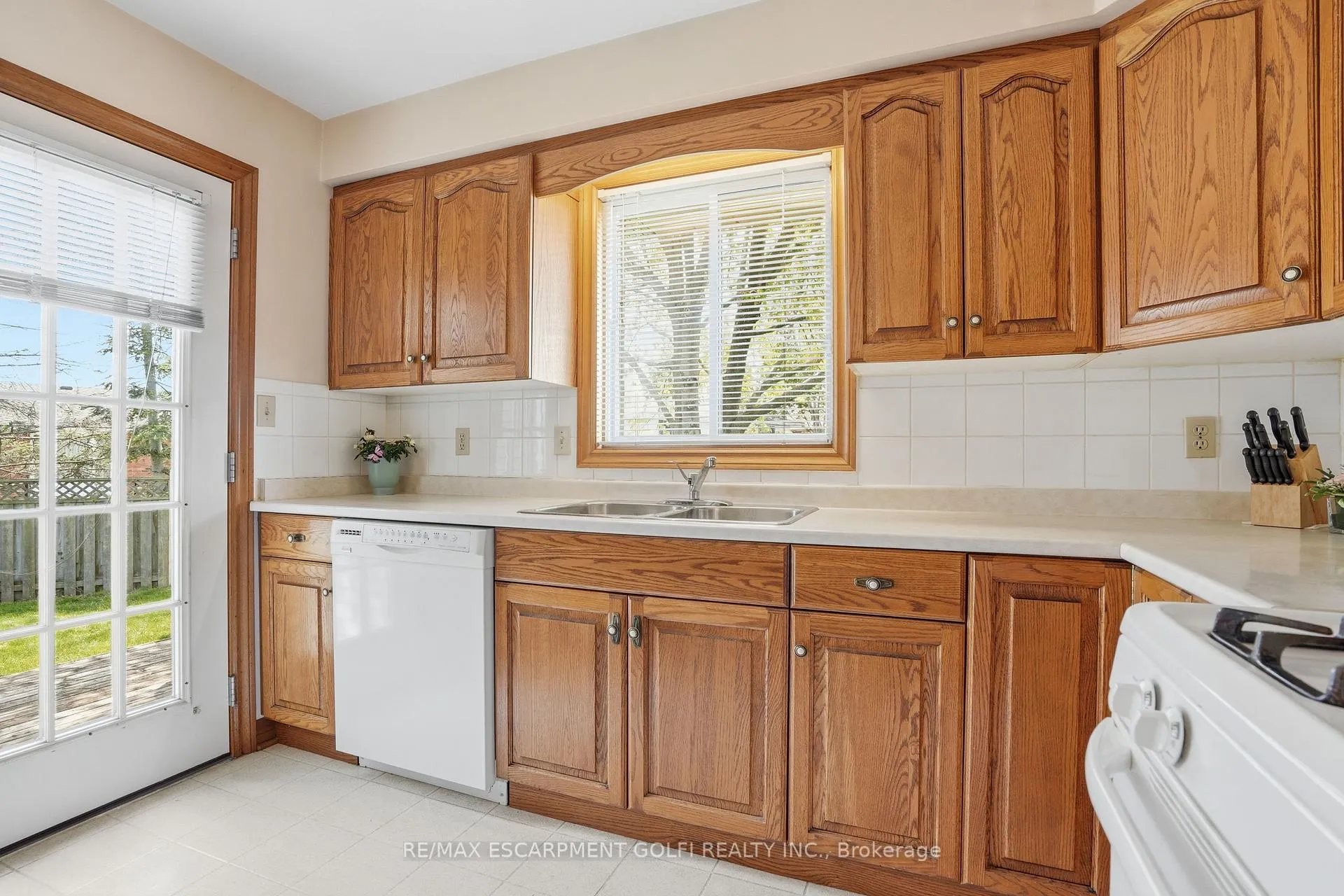Photo 9 of 11 Greenbriar Court, Welland, Prince Charles — HOMEH