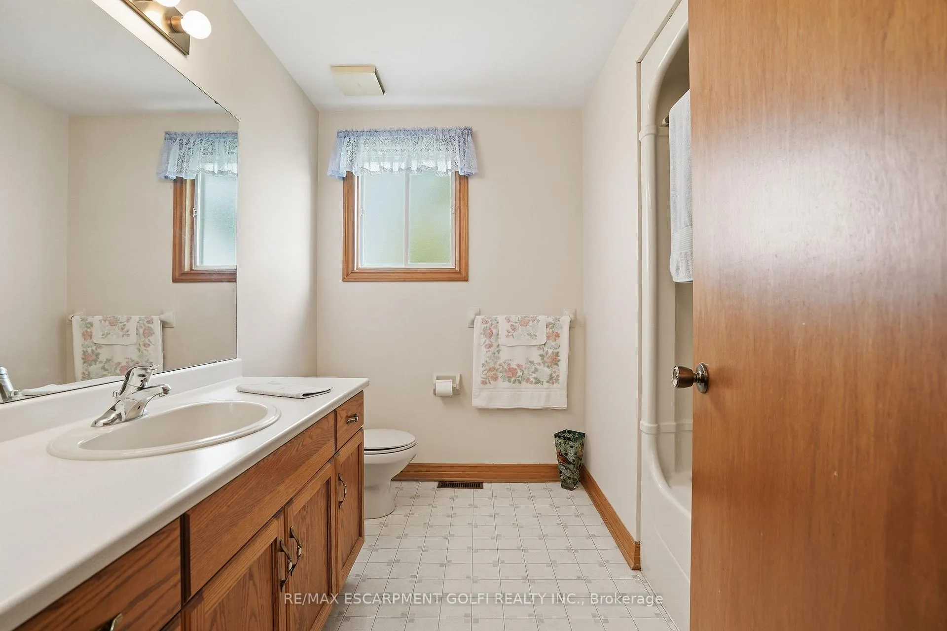 Photo 16 of 11 Greenbriar Court, Welland, Prince Charles — HOMEH