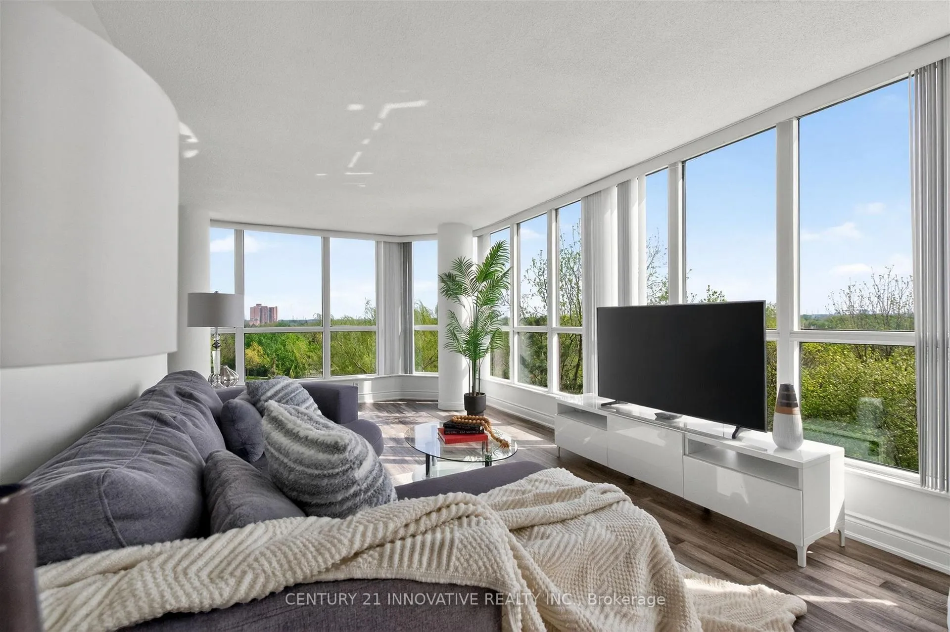 Photo 2 of Unit 415, 5 Rowntree Road, Etobicoke, Mount Olive-Silverstone-Jamestown — HOMEH
