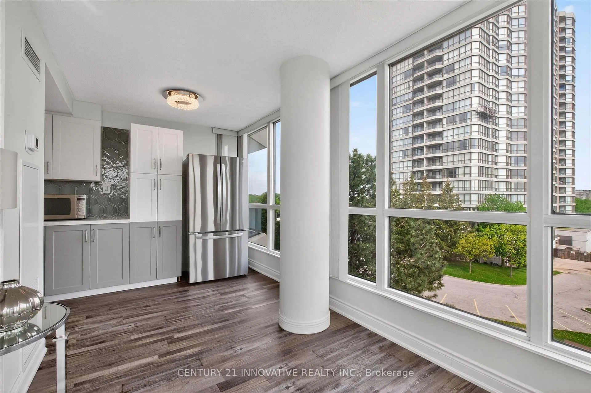 Photo 10 of Unit 415, 5 Rowntree Road, Etobicoke, Mount Olive-Silverstone-Jamestown — HOMEH