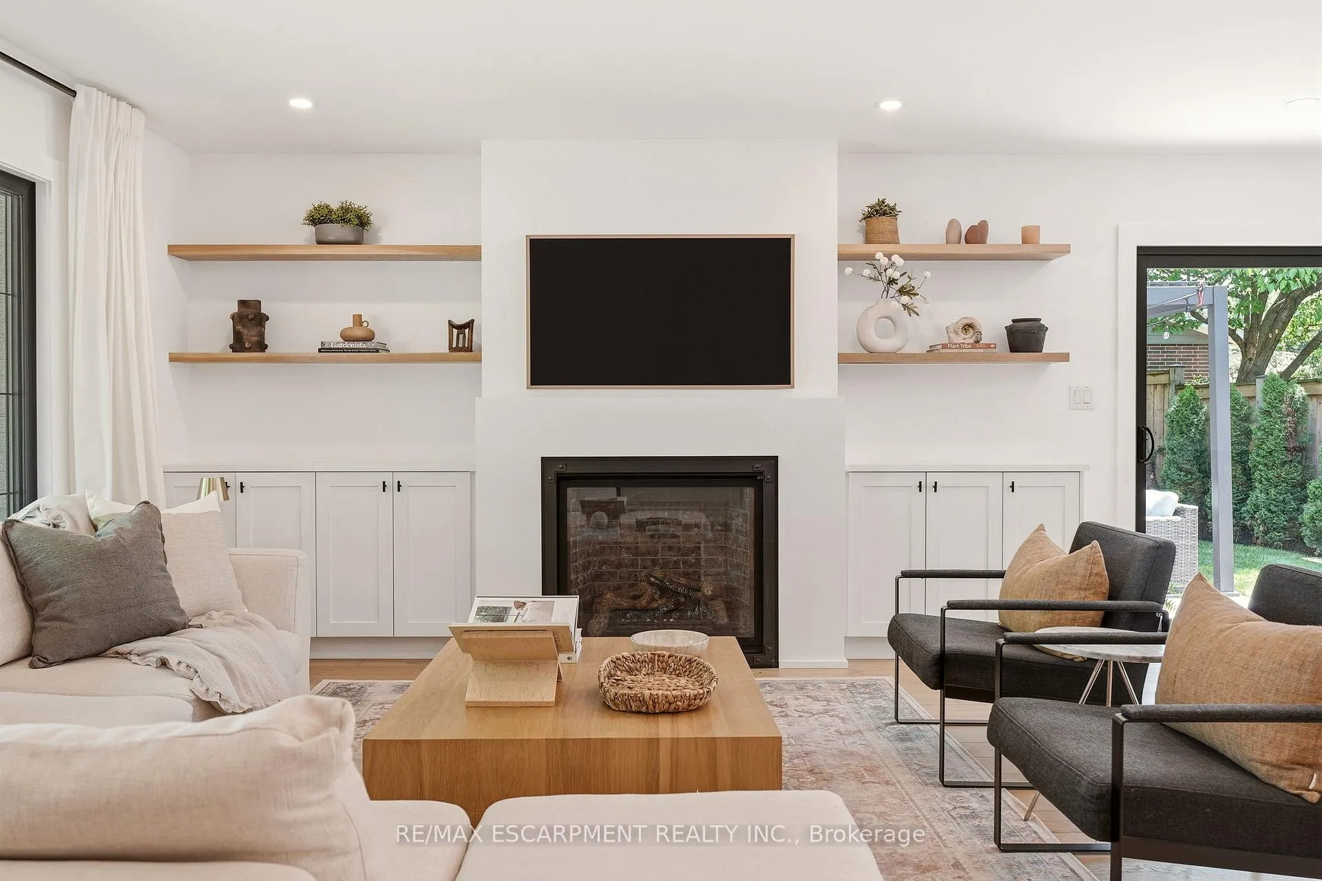 Photo 4 of 394 Rankin Drive, Burlington, Roseland — HOMEH