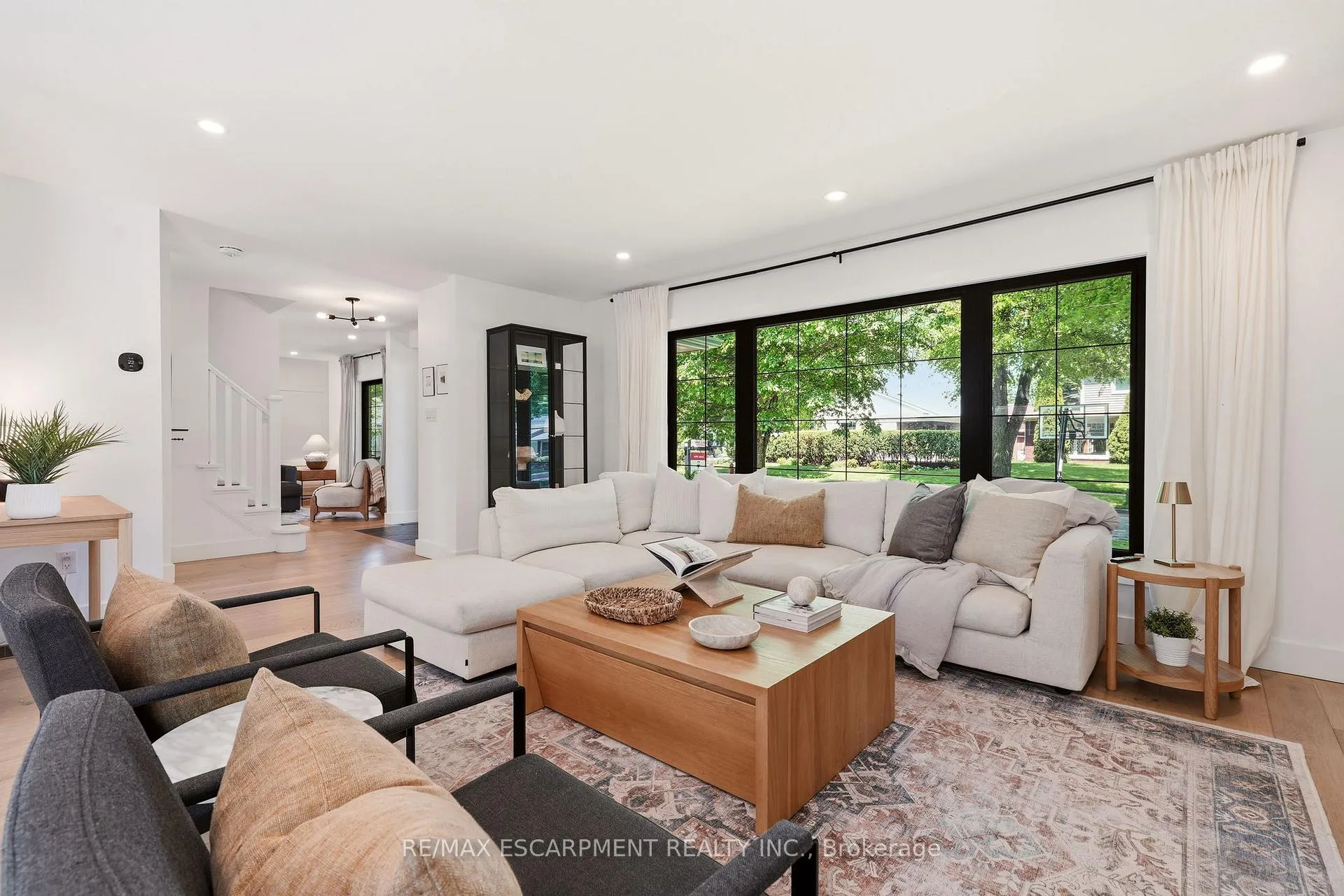 Photo 6 of 394 Rankin Drive, Burlington, Roseland — HOMEH