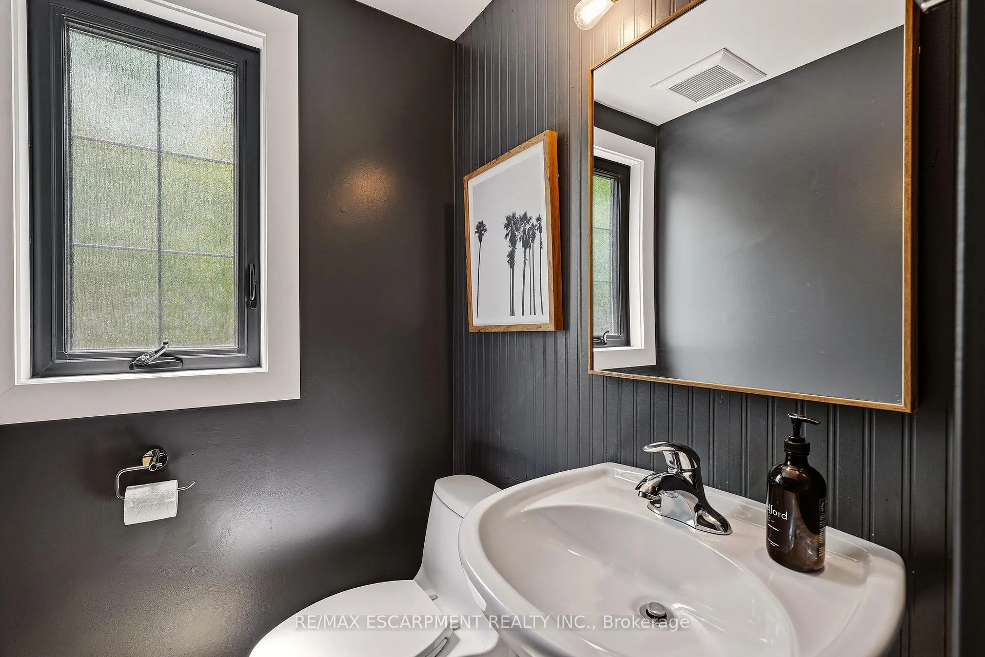 Photo 11 of 394 Rankin Drive, Burlington, Roseland — HOMEH