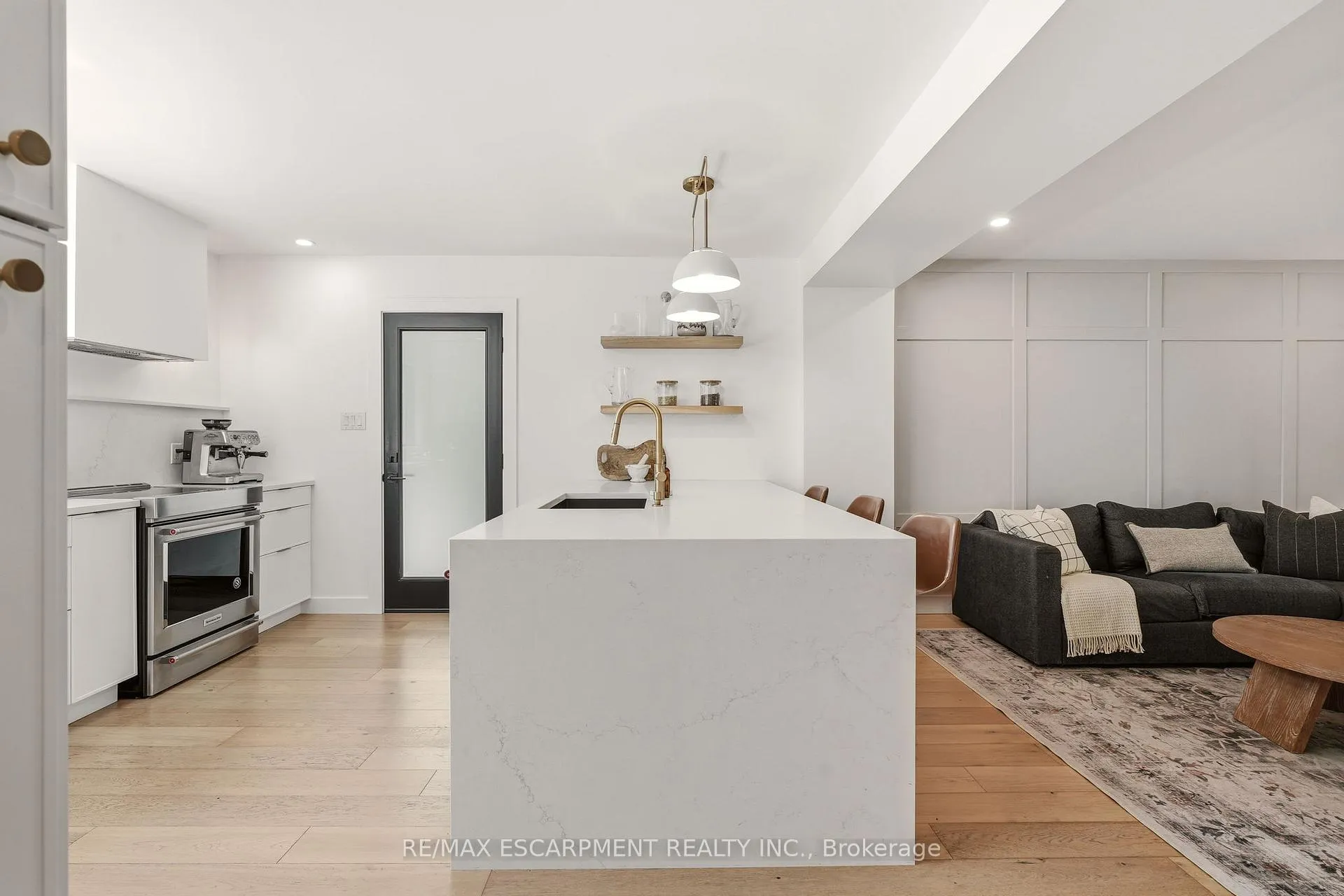 Photo 13 of 394 Rankin Drive, Burlington, Roseland — HOMEH
