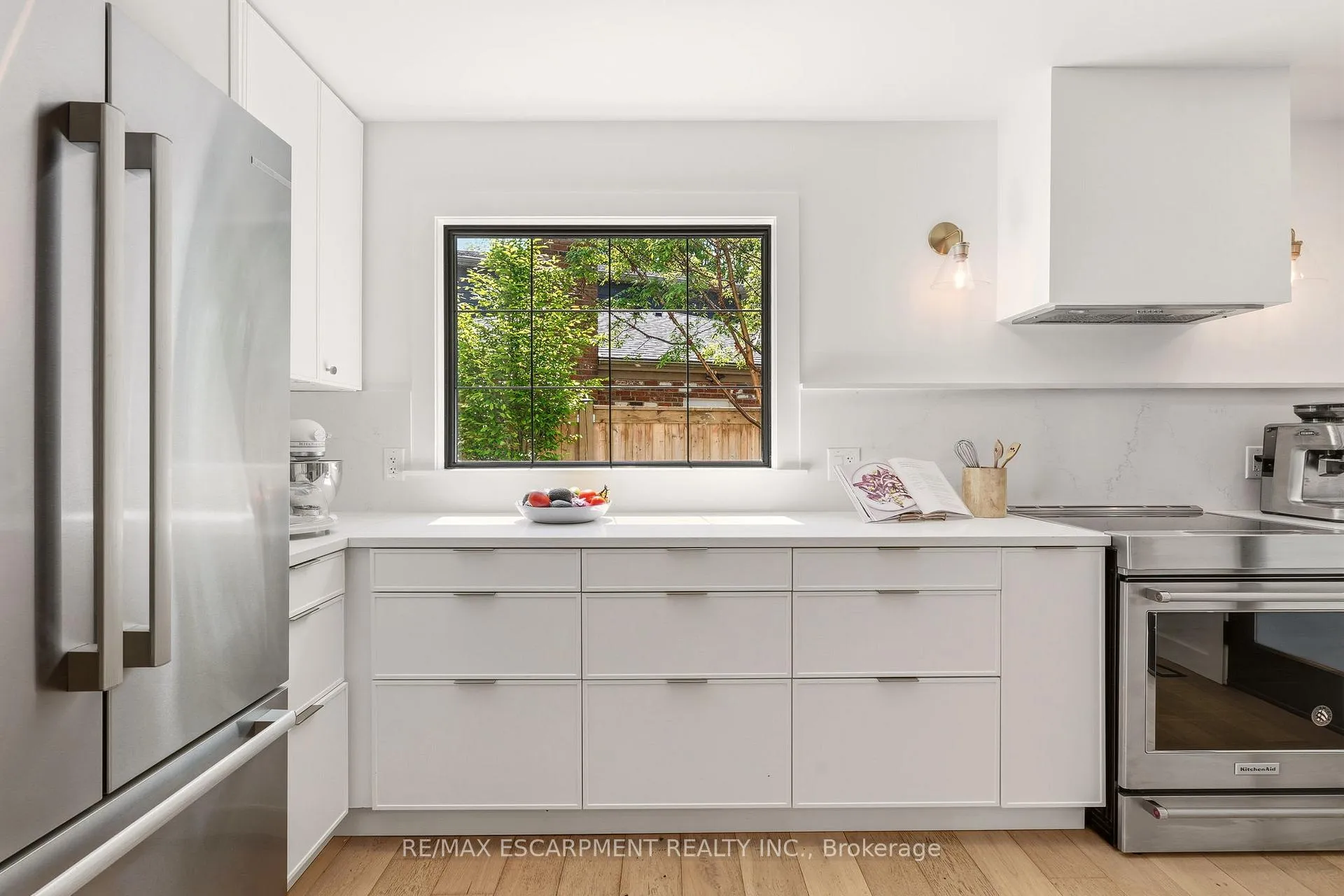 Photo 15 of 394 Rankin Drive, Burlington, Roseland — HOMEH