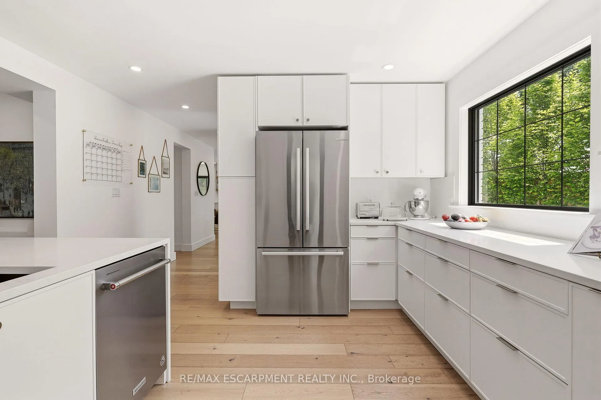 Photo 16 of 394 Rankin Drive, Burlington, Roseland — HOMEH