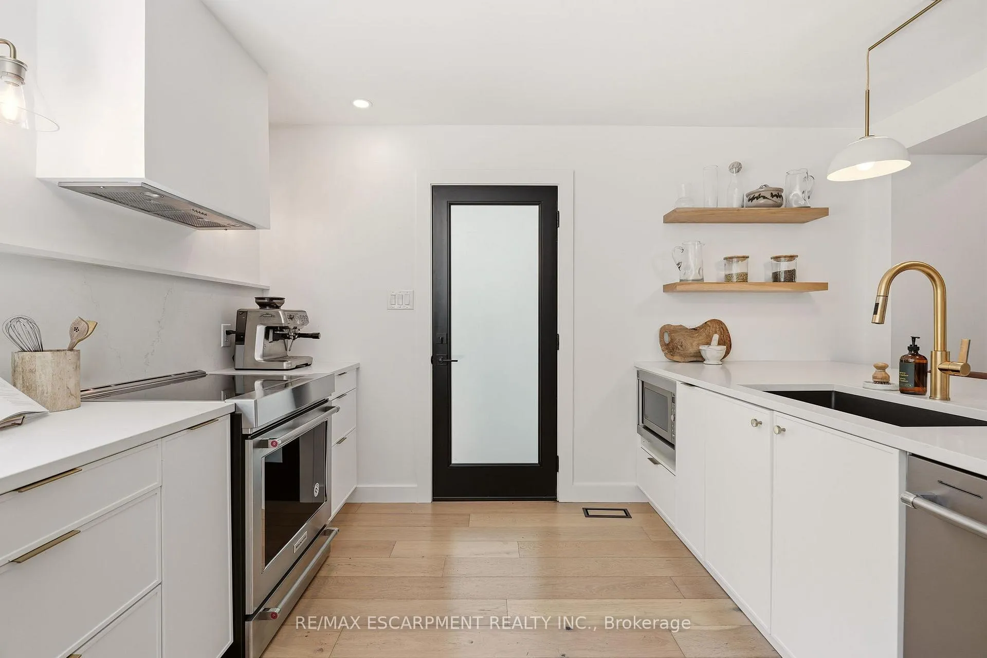 Photo 18 of 394 Rankin Drive, Burlington, Roseland — HOMEH