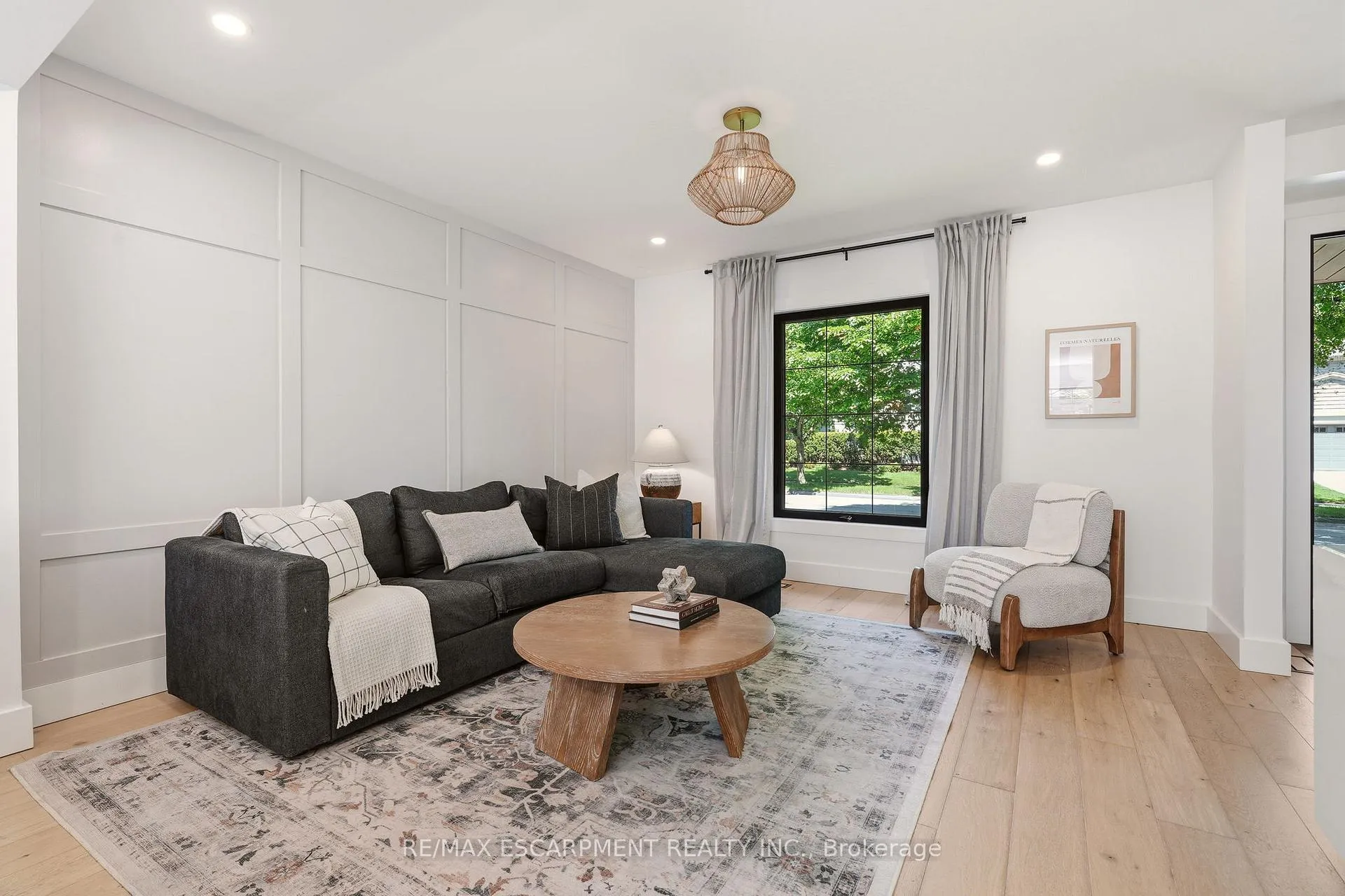 Photo 19 of 394 Rankin Drive, Burlington, Roseland — HOMEH