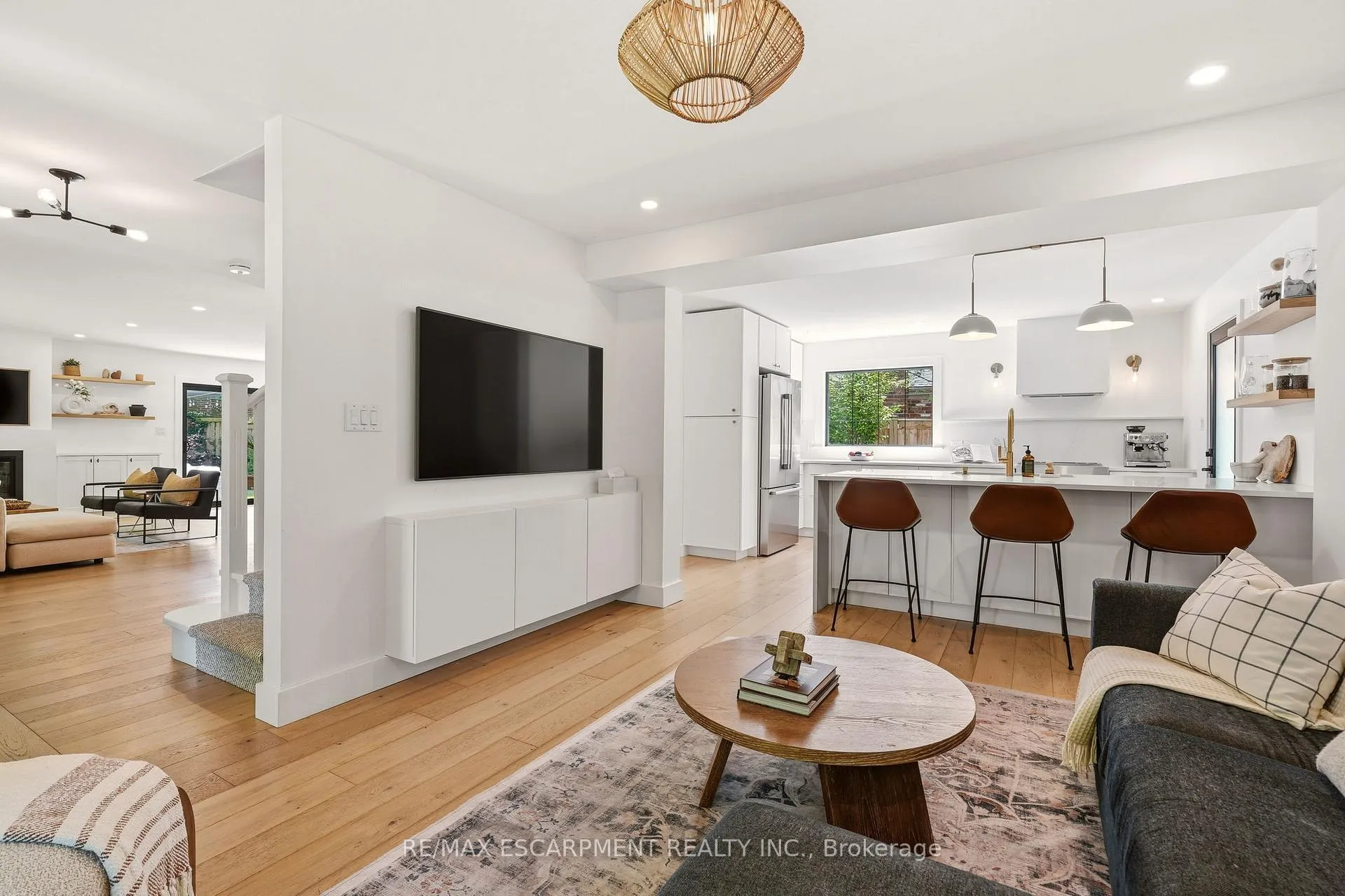 Photo 21 of 394 Rankin Drive, Burlington, Roseland — HOMEH