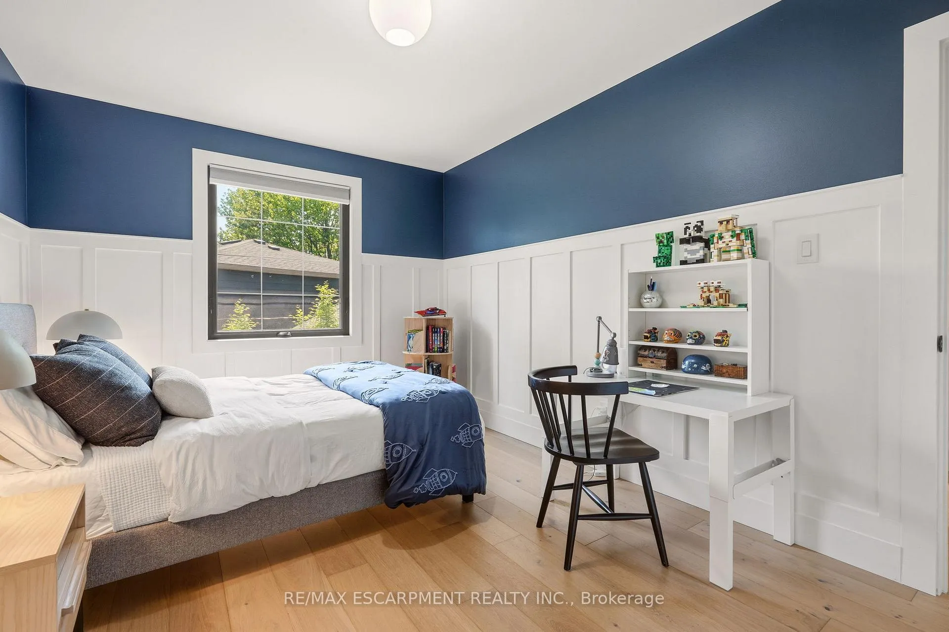 Photo 25 of 394 Rankin Drive, Burlington, Roseland — HOMEH