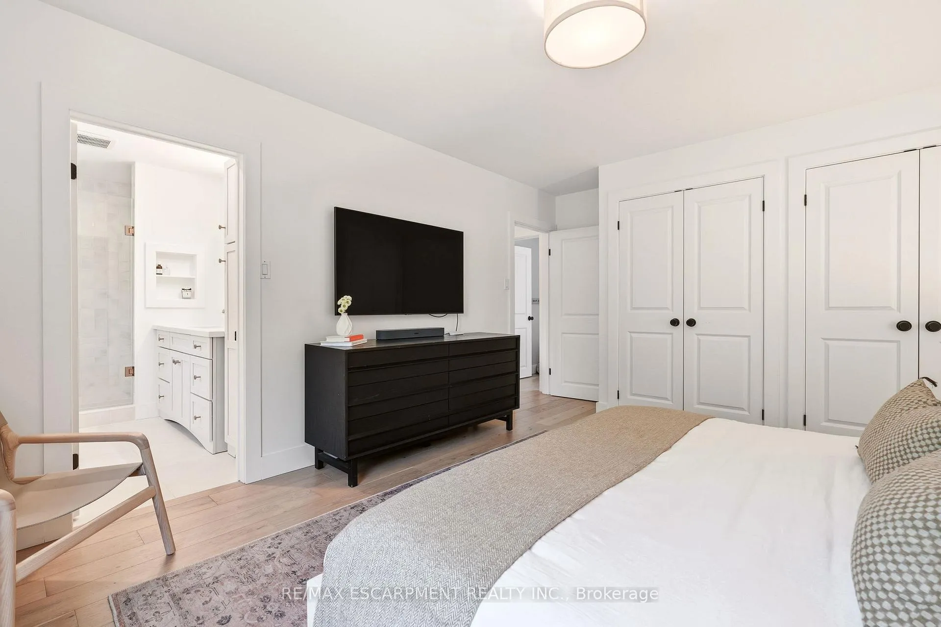 Photo 31 of 394 Rankin Drive, Burlington, Roseland — HOMEH