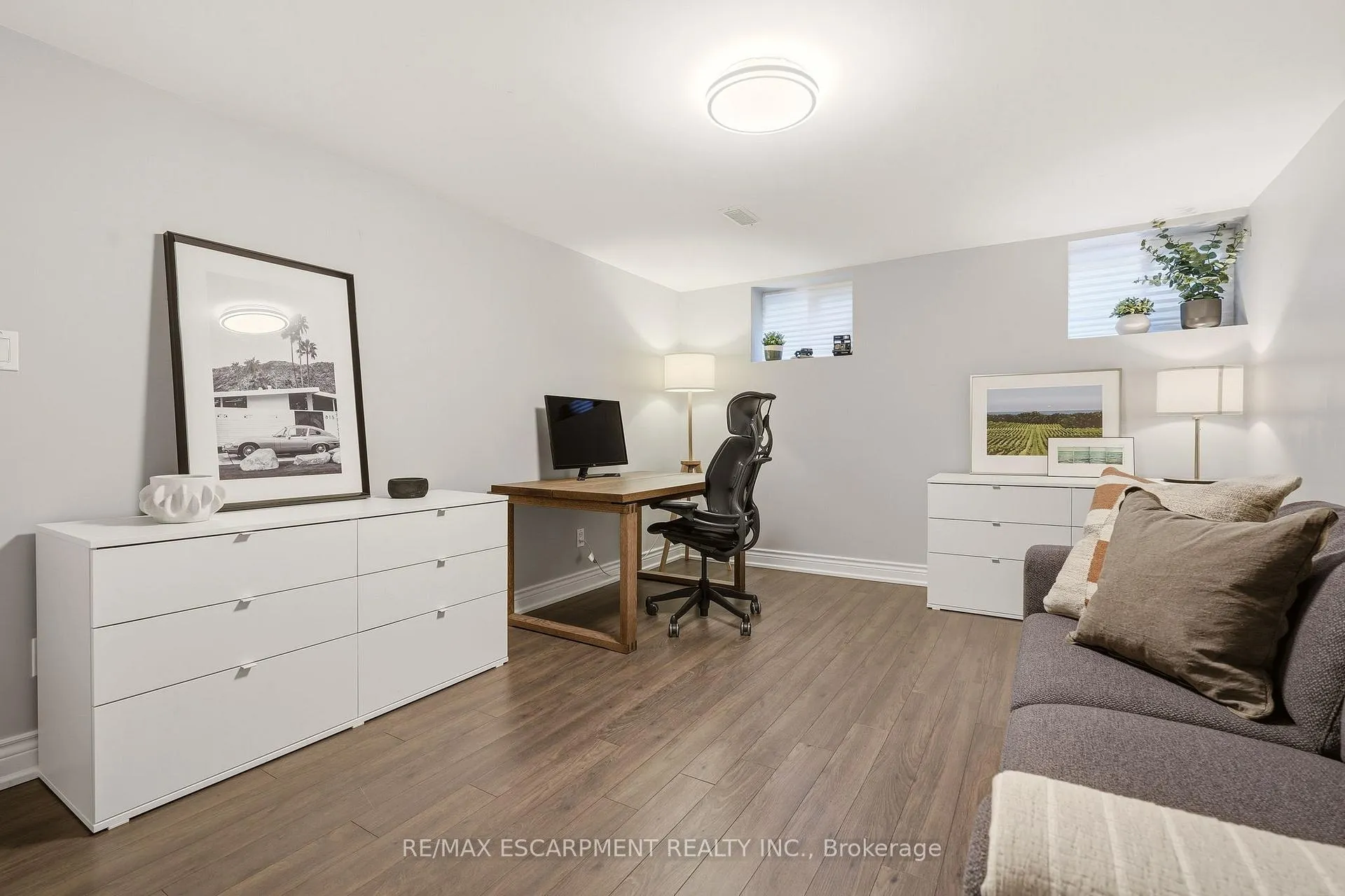Photo 37 of 394 Rankin Drive, Burlington, Roseland — HOMEH