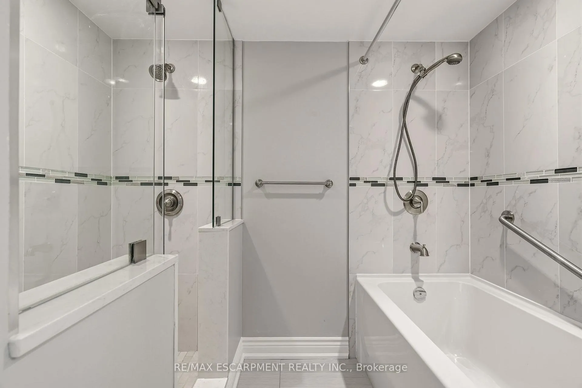 Photo 39 of 394 Rankin Drive, Burlington, Roseland — HOMEH