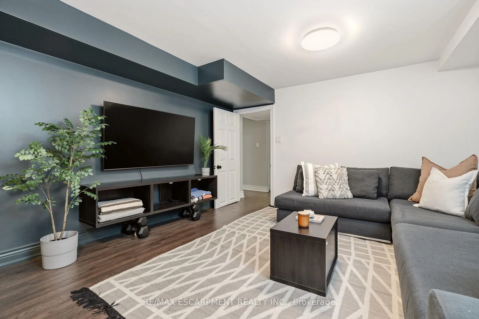 Photo 40 of 394 Rankin Drive, Burlington, Roseland — HOMEH