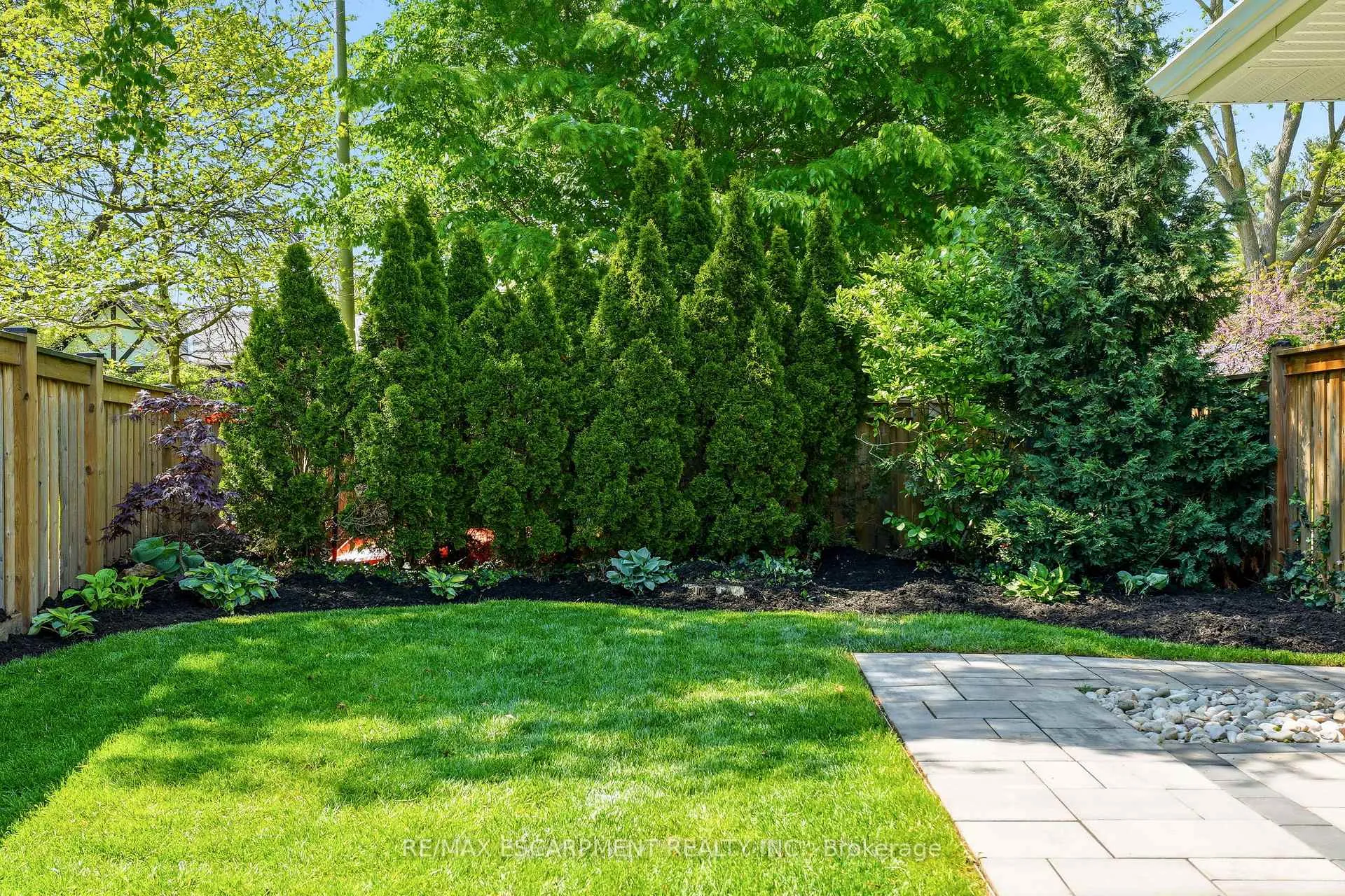 Photo 44 of 394 Rankin Drive, Burlington, Roseland — HOMEH