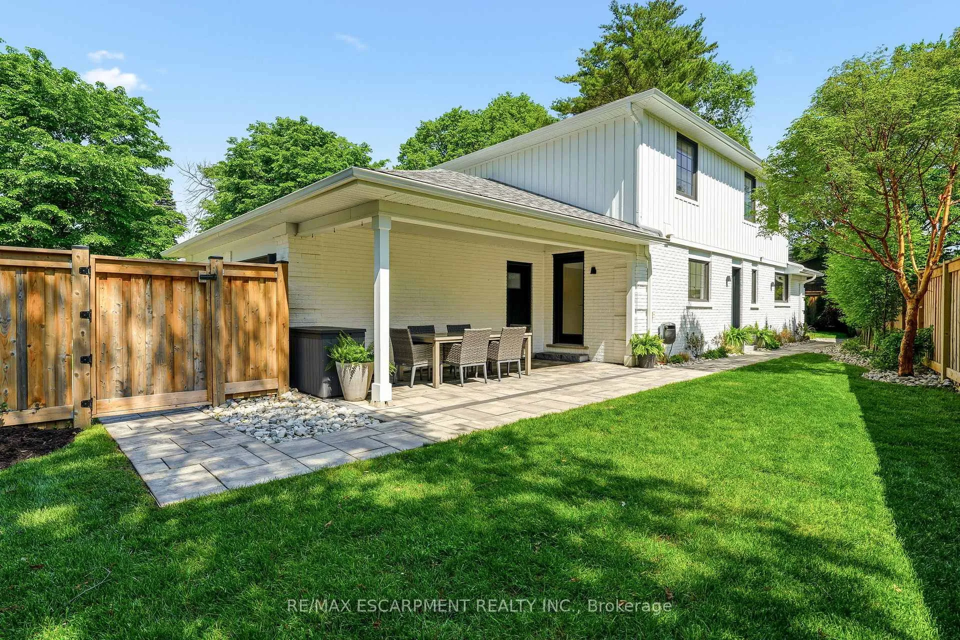 Photo 46 of 394 Rankin Drive, Burlington, Roseland — HOMEH
