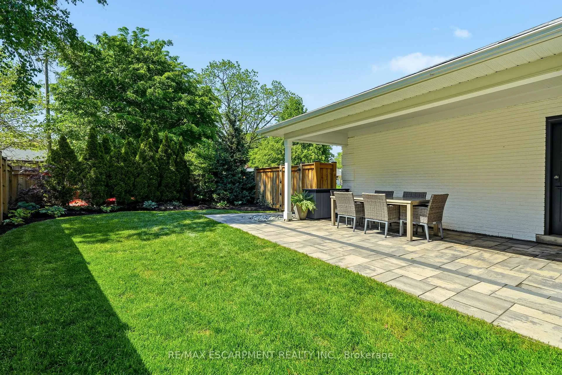 Photo 47 of 394 Rankin Drive, Burlington, Roseland — HOMEH