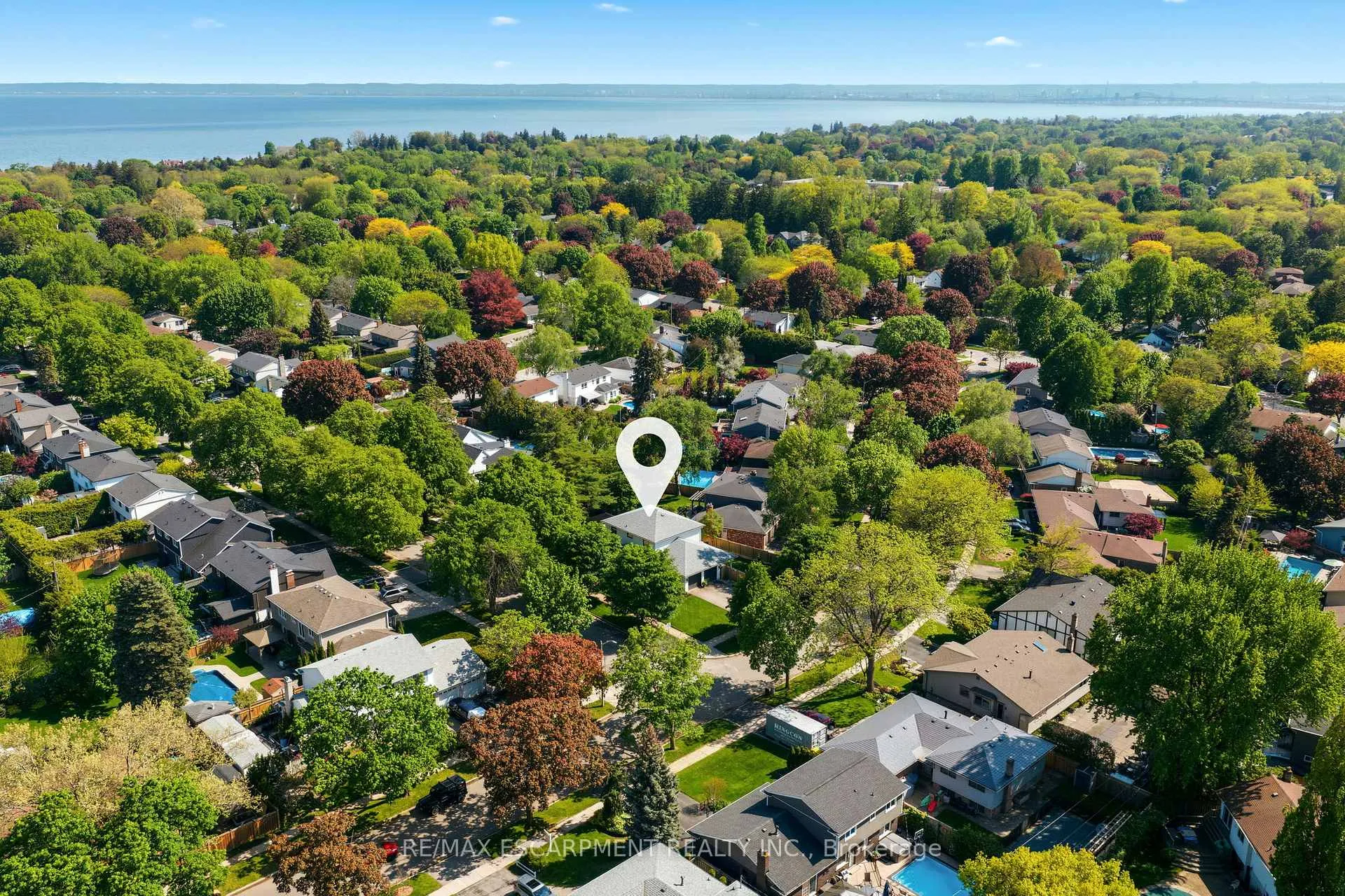 Photo 49 of 394 Rankin Drive, Burlington, Roseland — HOMEH