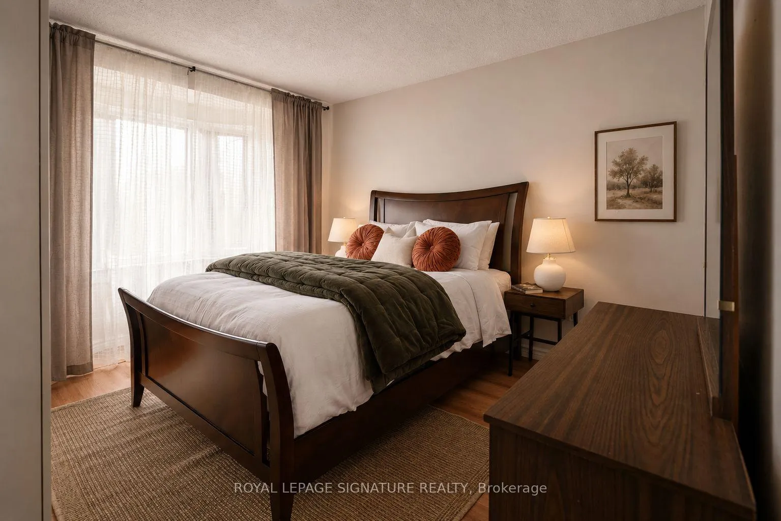 Photo 12 of 13 Auburn Avenue, Toronto, Corso Italia-Davenport — HOMEH