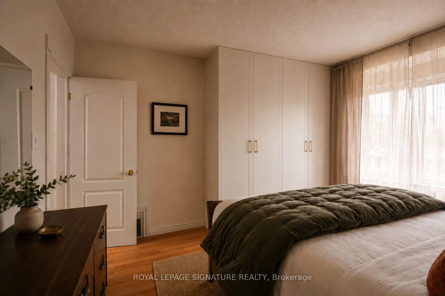 Photo 13 of 13 Auburn Avenue, Toronto, Corso Italia-Davenport — HOMEH