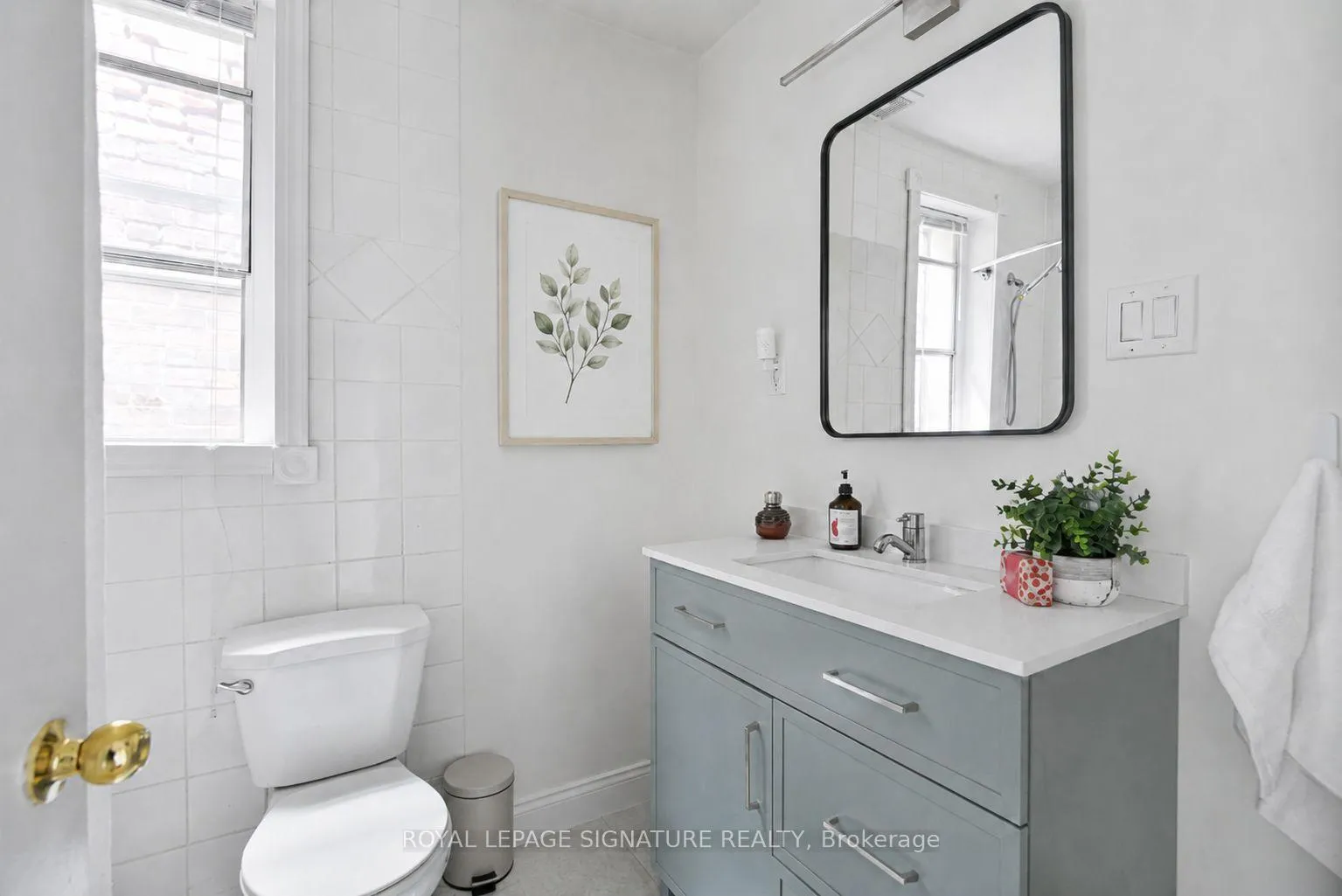 Photo 15 of 13 Auburn Avenue, Toronto, Corso Italia-Davenport — HOMEH