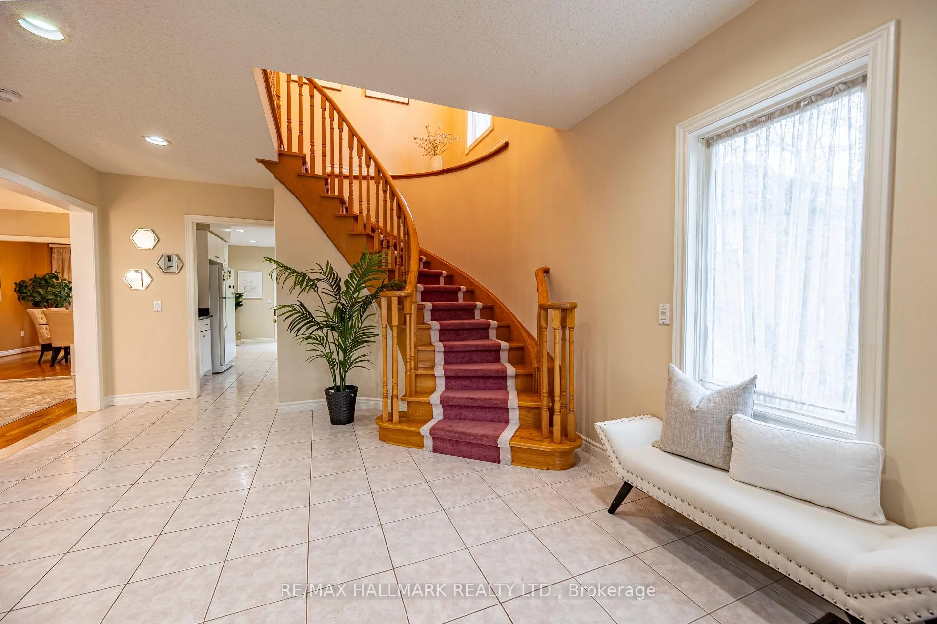 Photo 3 of 93 Tillie Square, Markham, Milliken Mills East — HOMEH